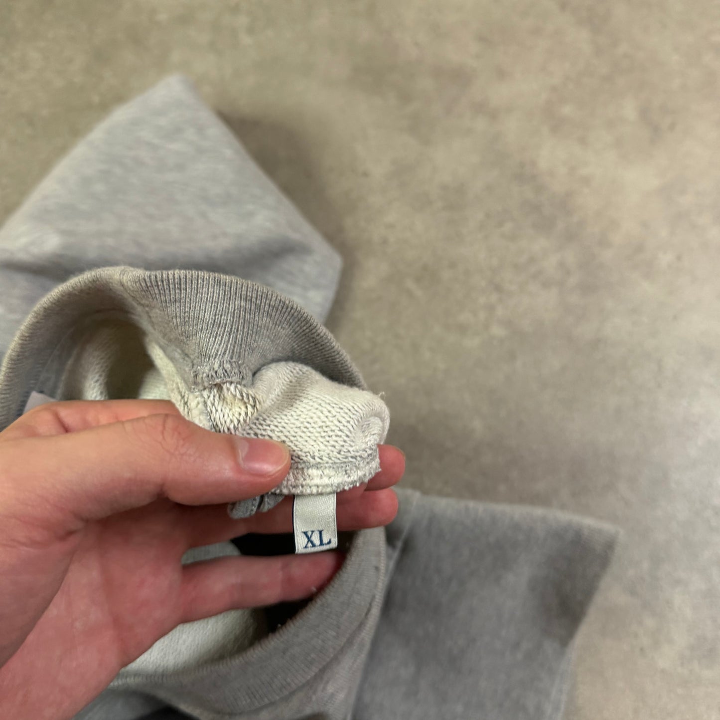 SWEATSHIRT - SIZE XL (Fits L)