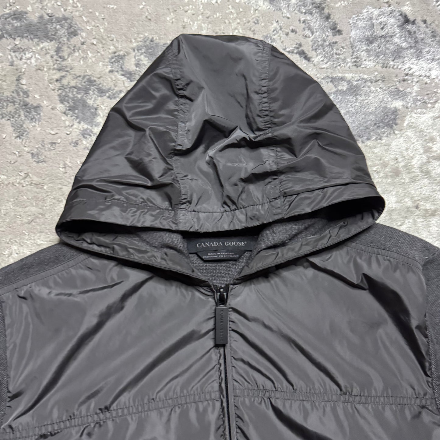 WINDBRIDGE HOODY - SIZE L (Fits M)