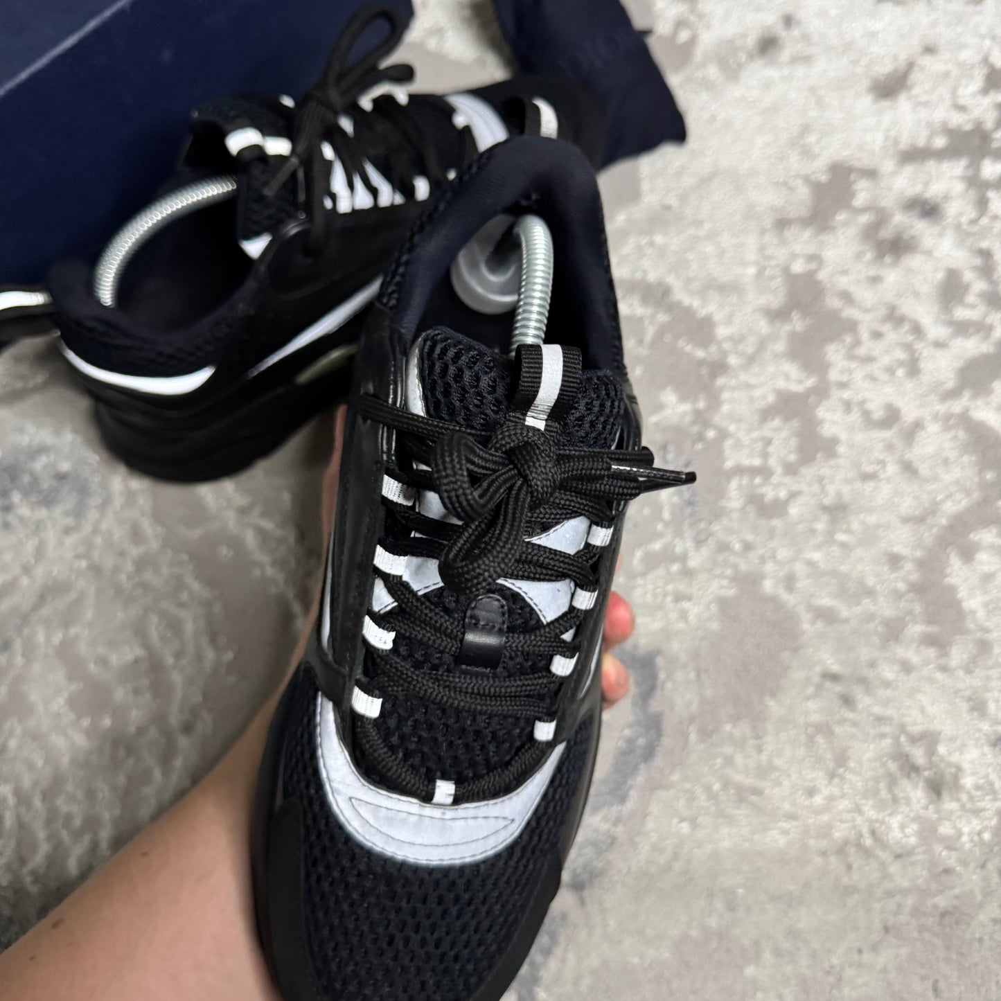 B22 TRAINER - SIZE UK 7