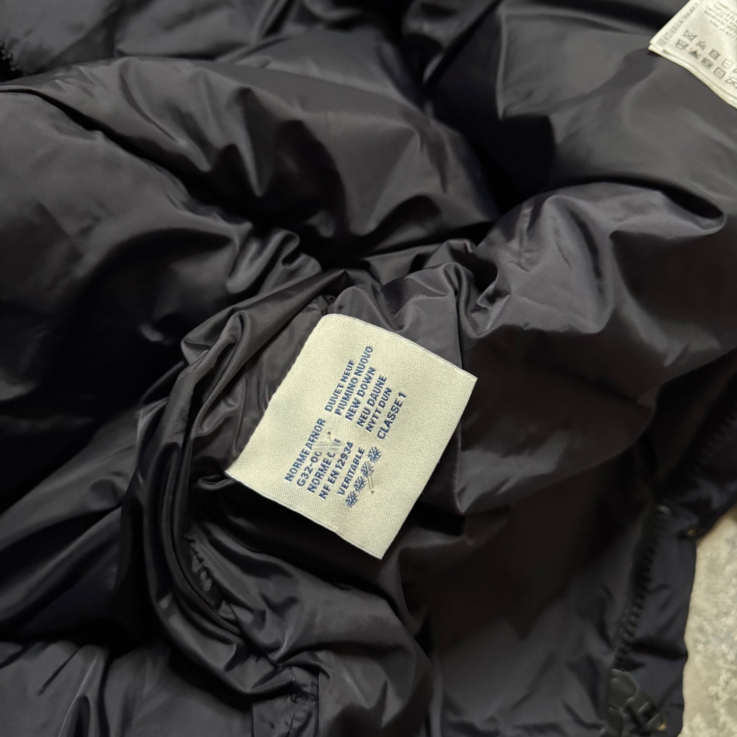 JASON DOWN JACKET - SIZE 6 (Fits XL)