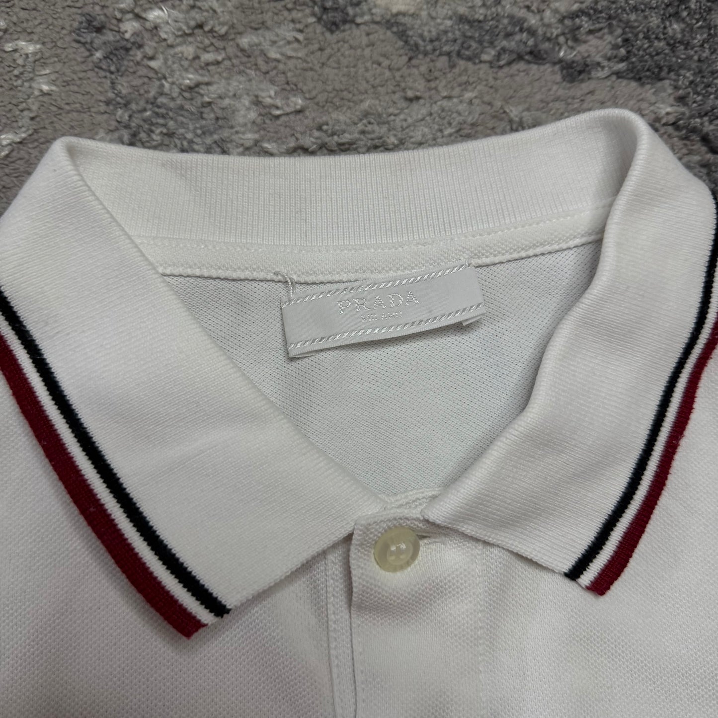 POLO SHIRT - SIZE L (Fits M)