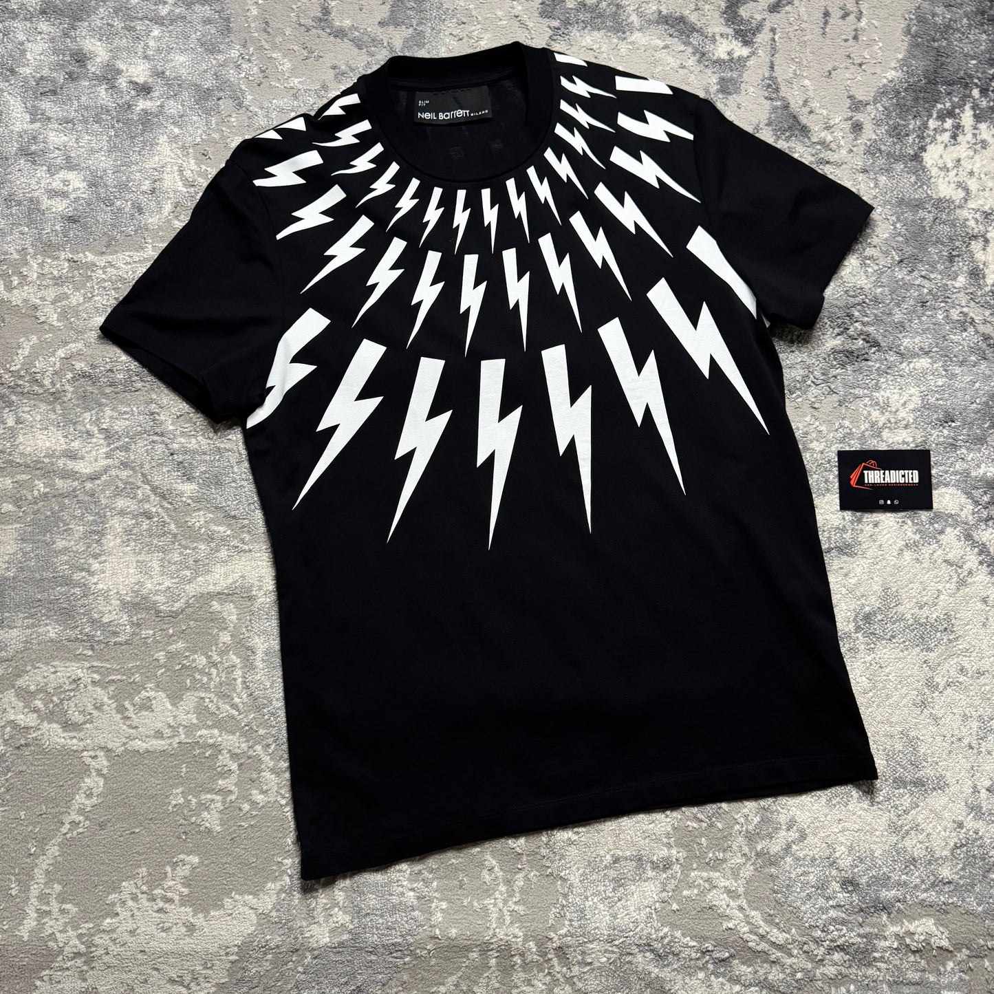 LIGHTNING T-SHIRT - SIZE M (Fits S)