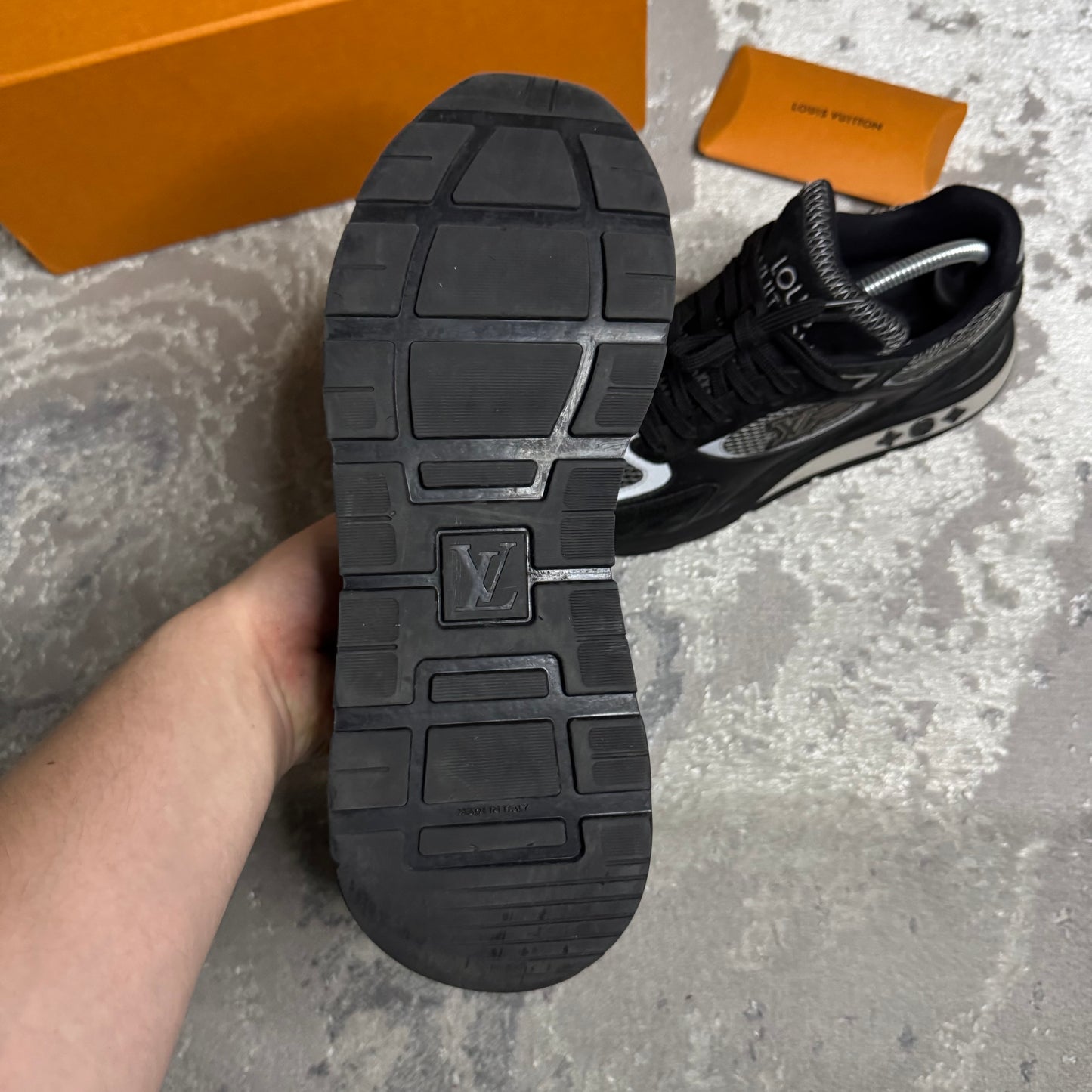 RUNAWAY TRAINER - SIZE LV 7 (Fit UK 8)