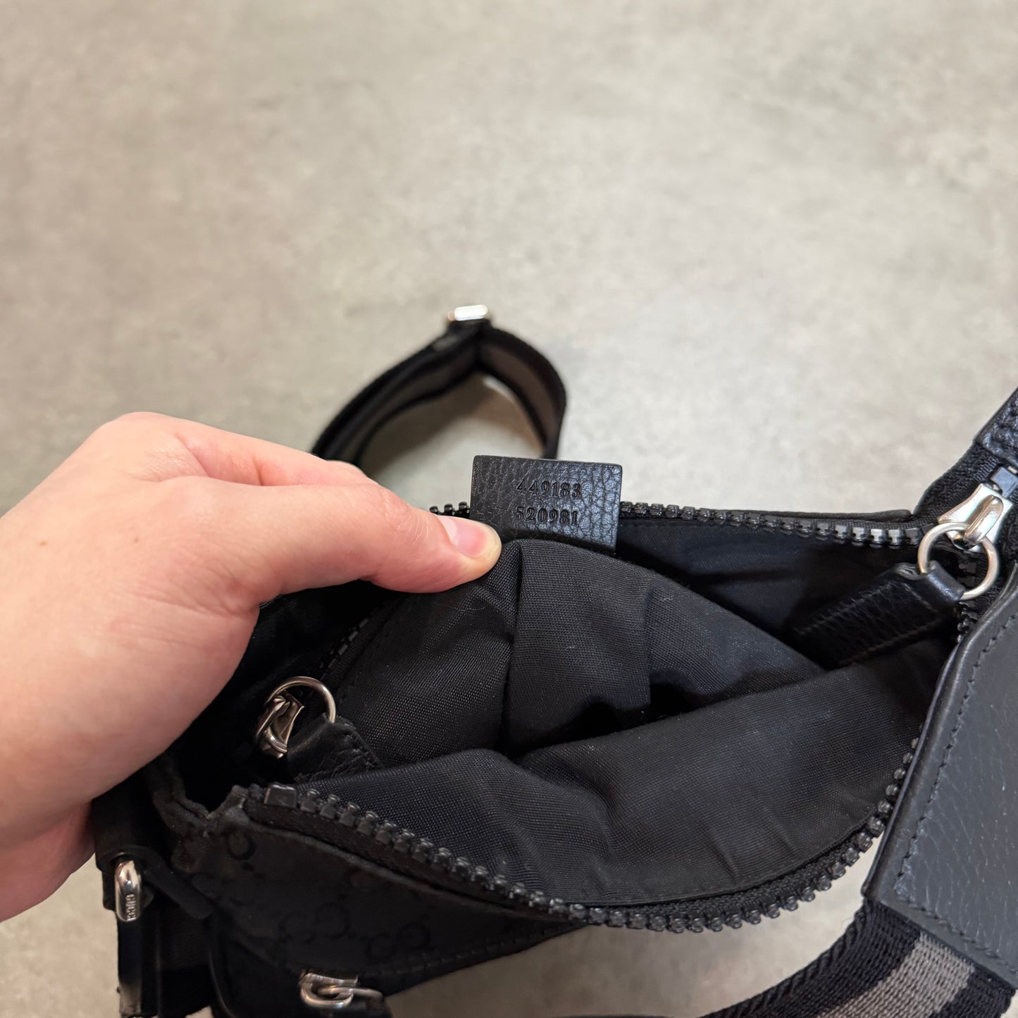 NYLON MESSENGER BAG - SMALL SIZE