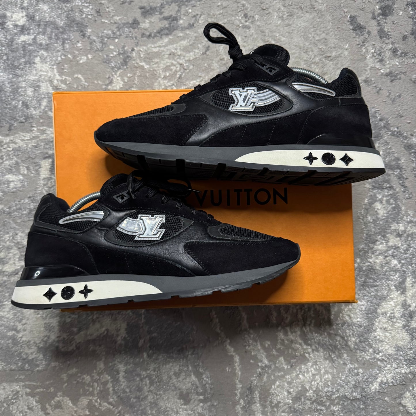 RUNAWAY TRAINER - SIZE LV 7.5 (Fit UK 8.5)