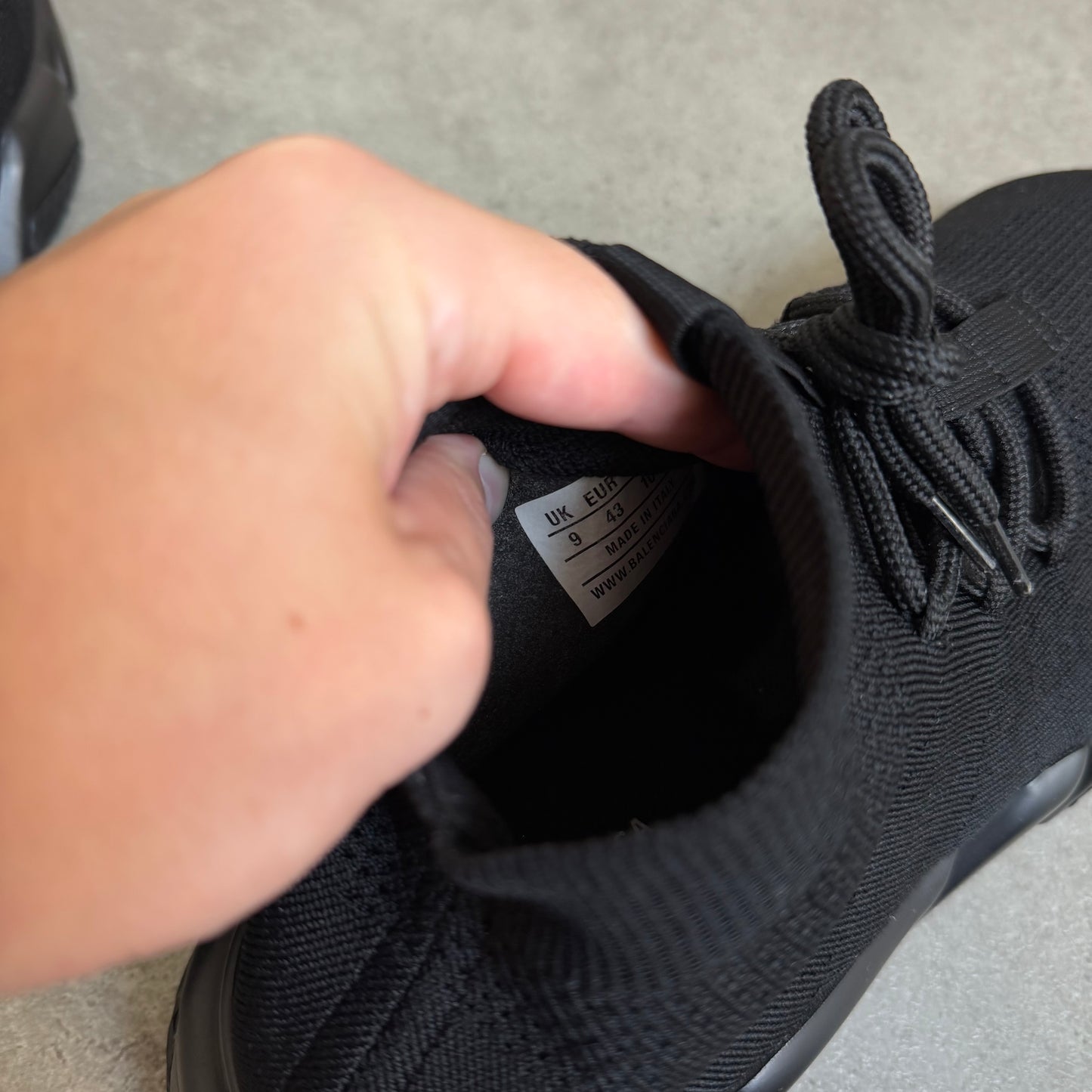 LACE UP SPEED TRAINER - SIZE UK 9 (Fit UK 10)