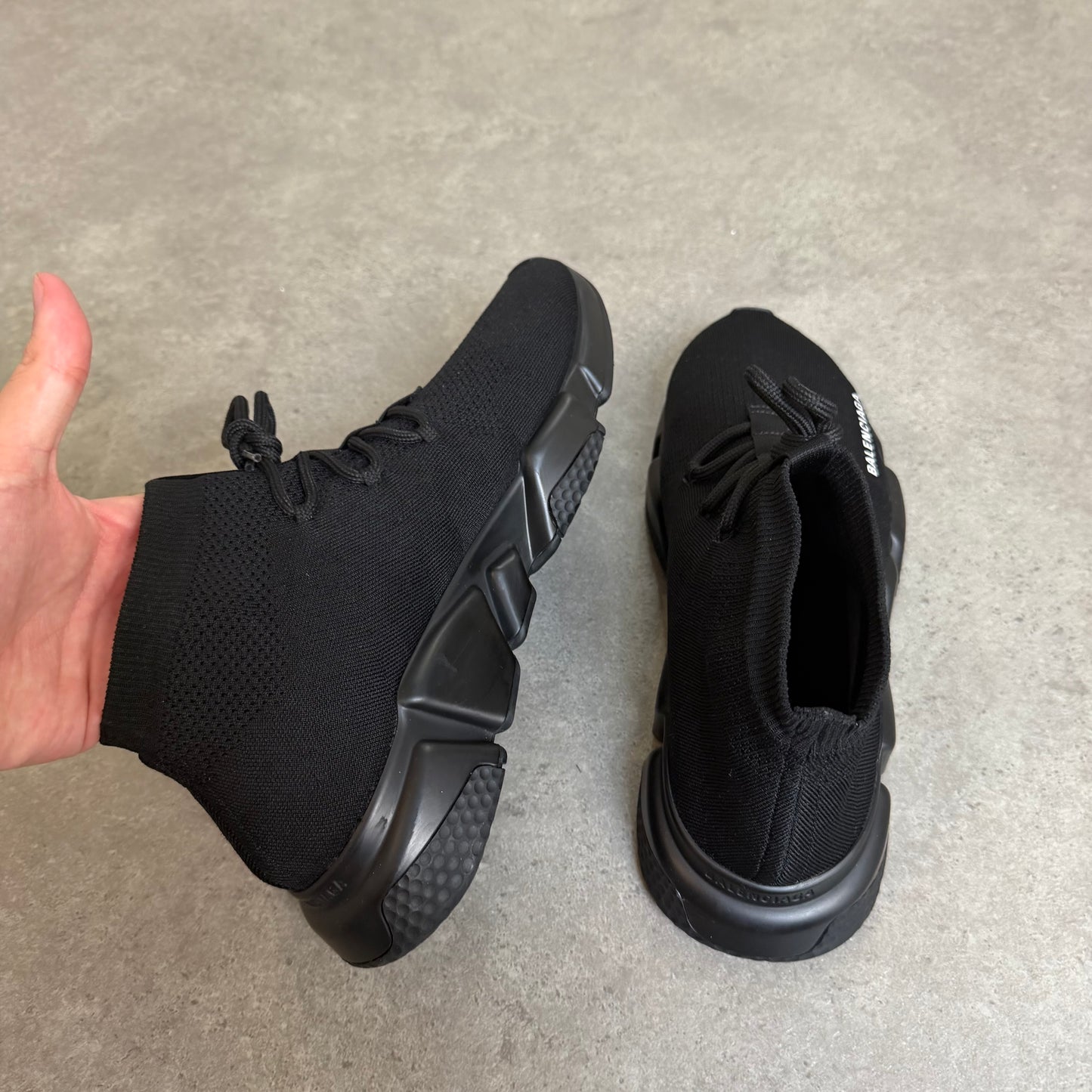 LACE UP SPEED TRAINER - SIZE UK 9 (Fit UK 10)