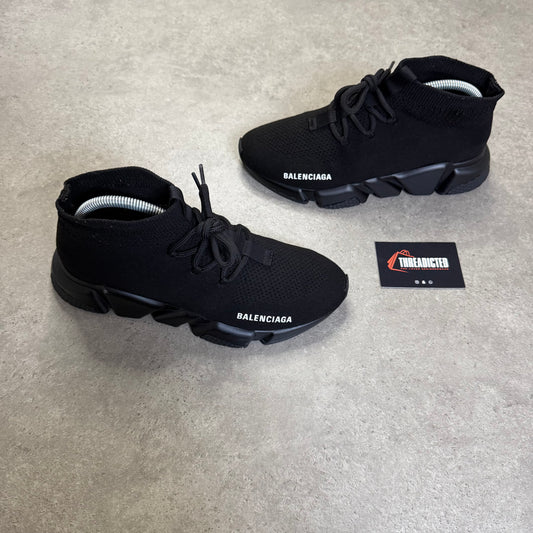 LACE UP SPEED TRAINER - SIZE UK 6 (Fit UK 7)