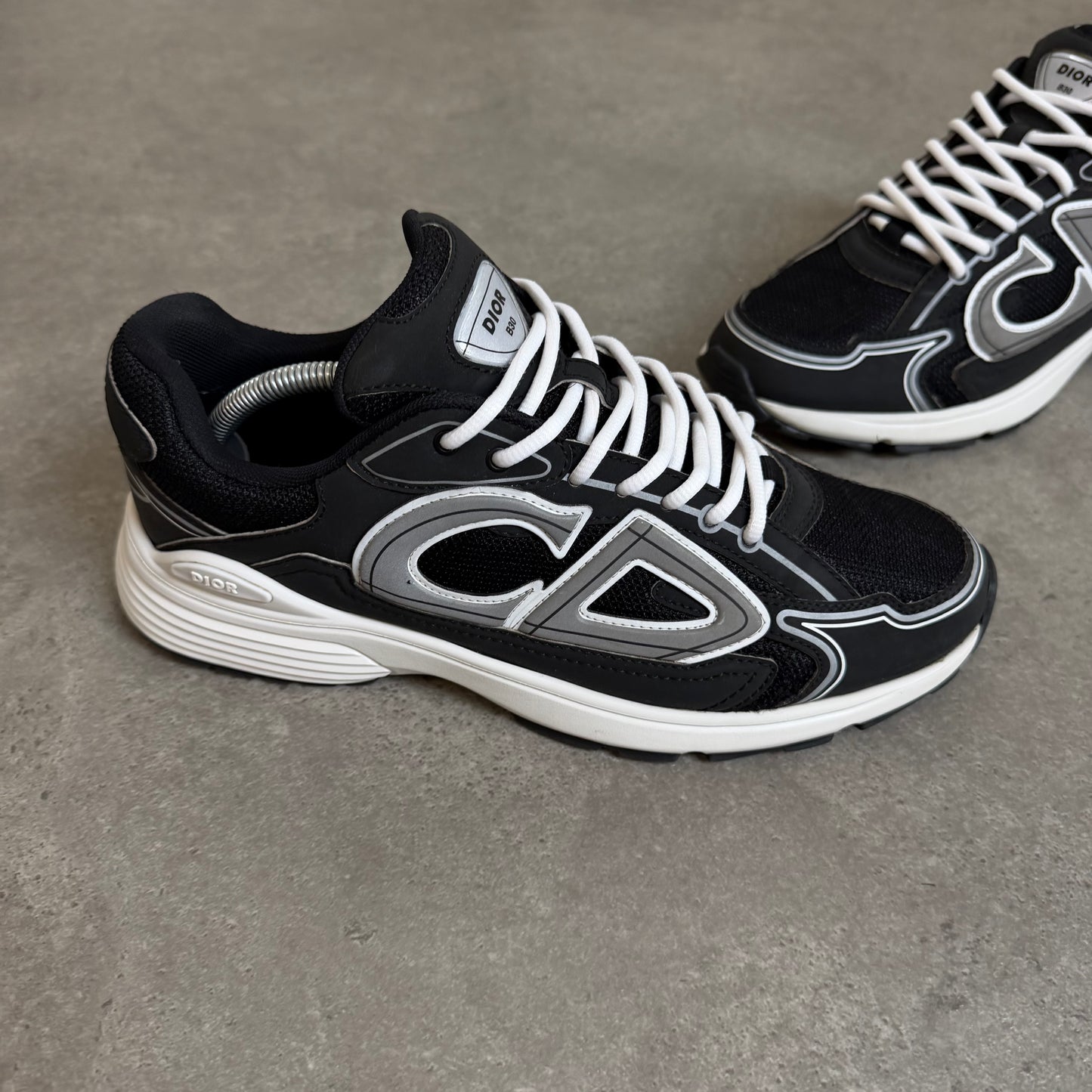 B30 TRAINER - SIZE UK 9