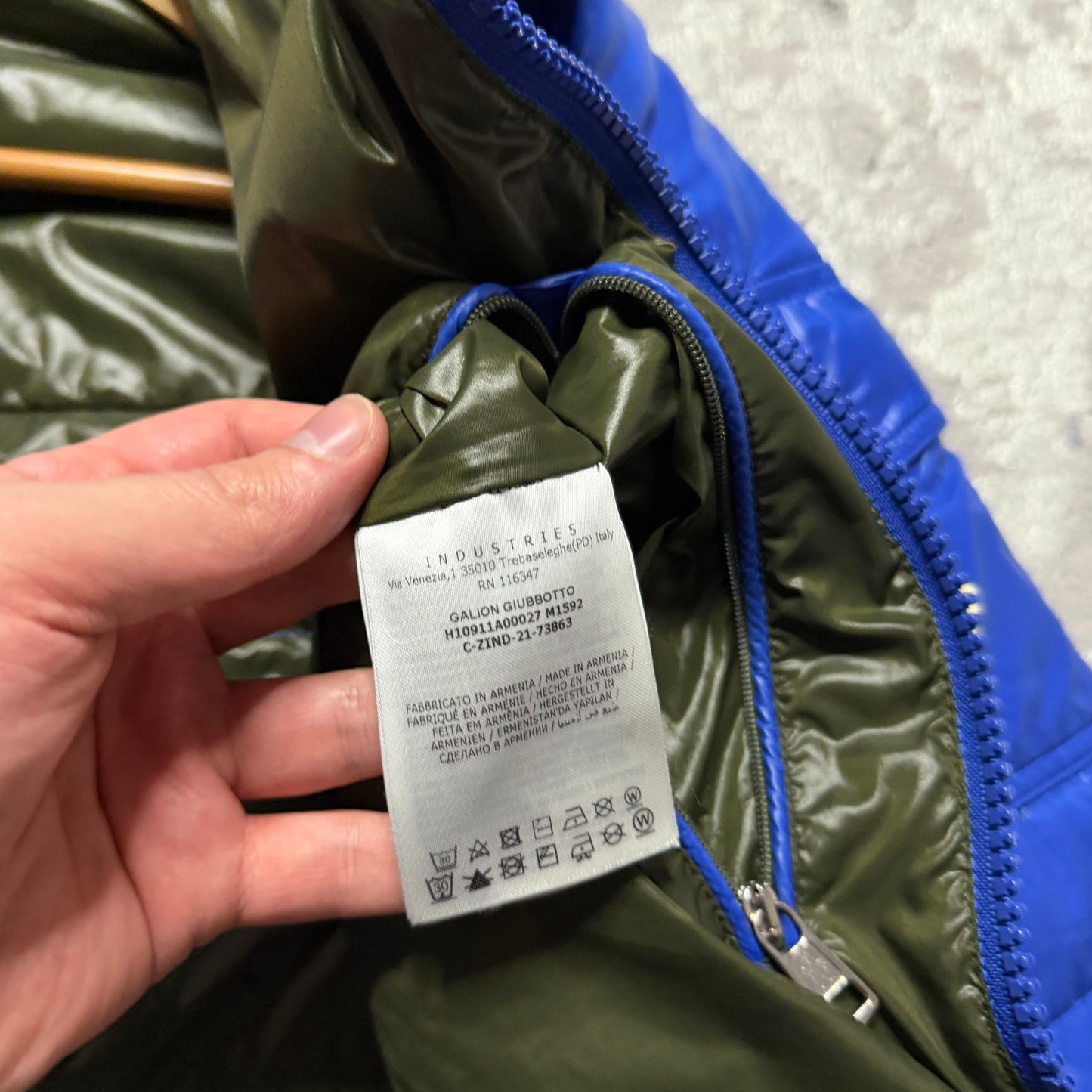 GALION LIGHTWEIGHT DOWN JACKET - SIZE 4 (Fits M/L)