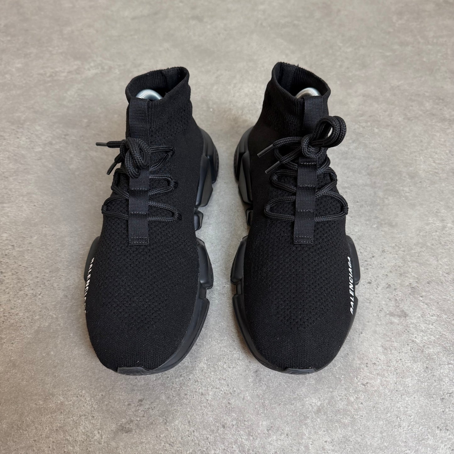 LACE UP SPEED TRAINER - SIZE UK 6 (Fit UK 7)