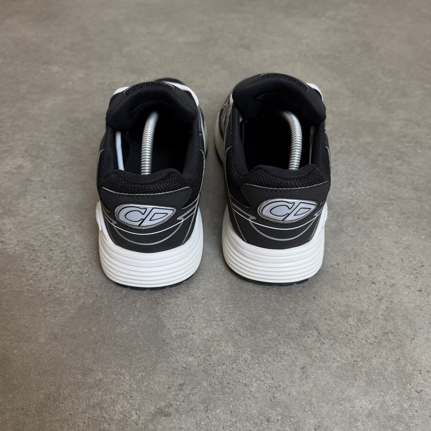 B30 TRAINER - SIZE UK 9