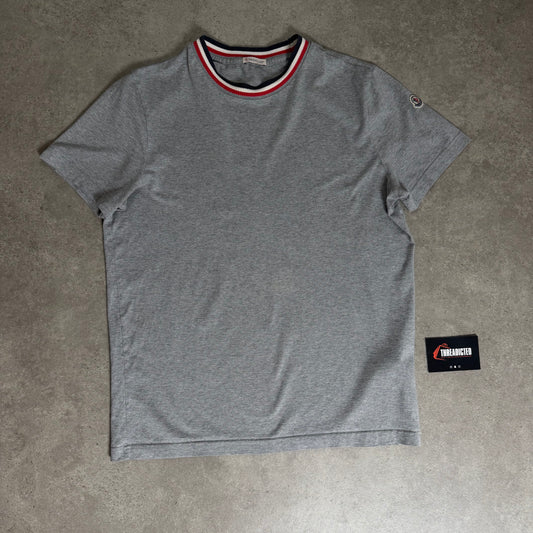 T-SHIRT - SIZE M (Fits S)