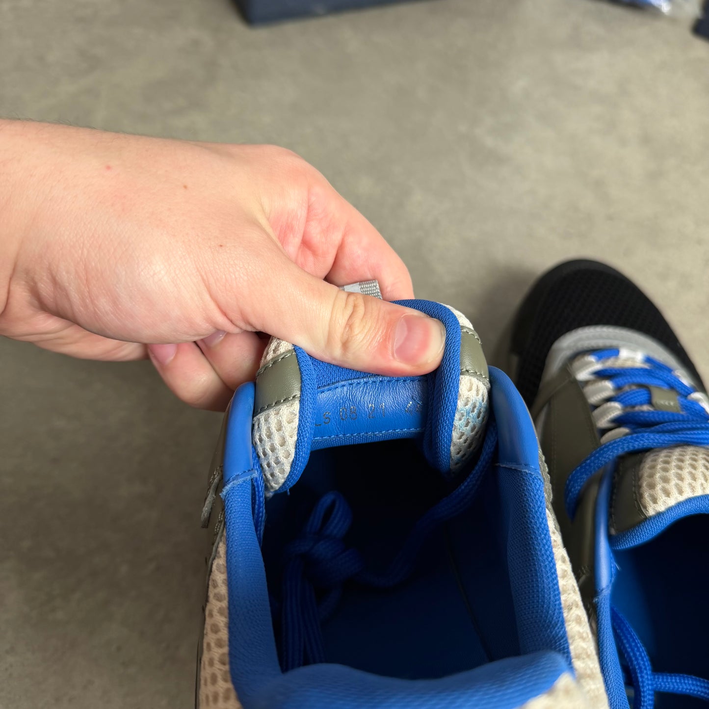 B22 TRAINER - SIZE UK 10