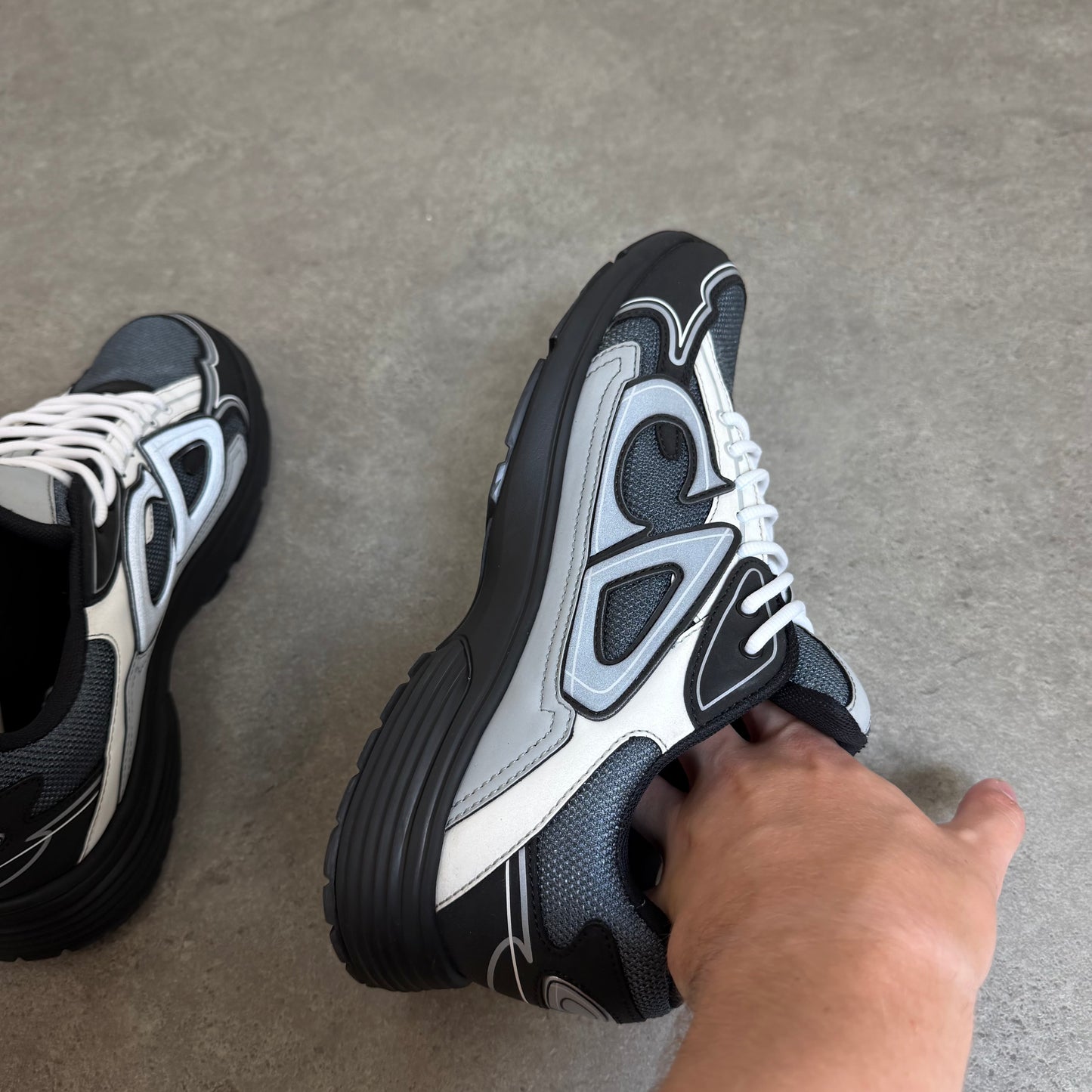 B30 TRAINER - SIZE UK 9.5