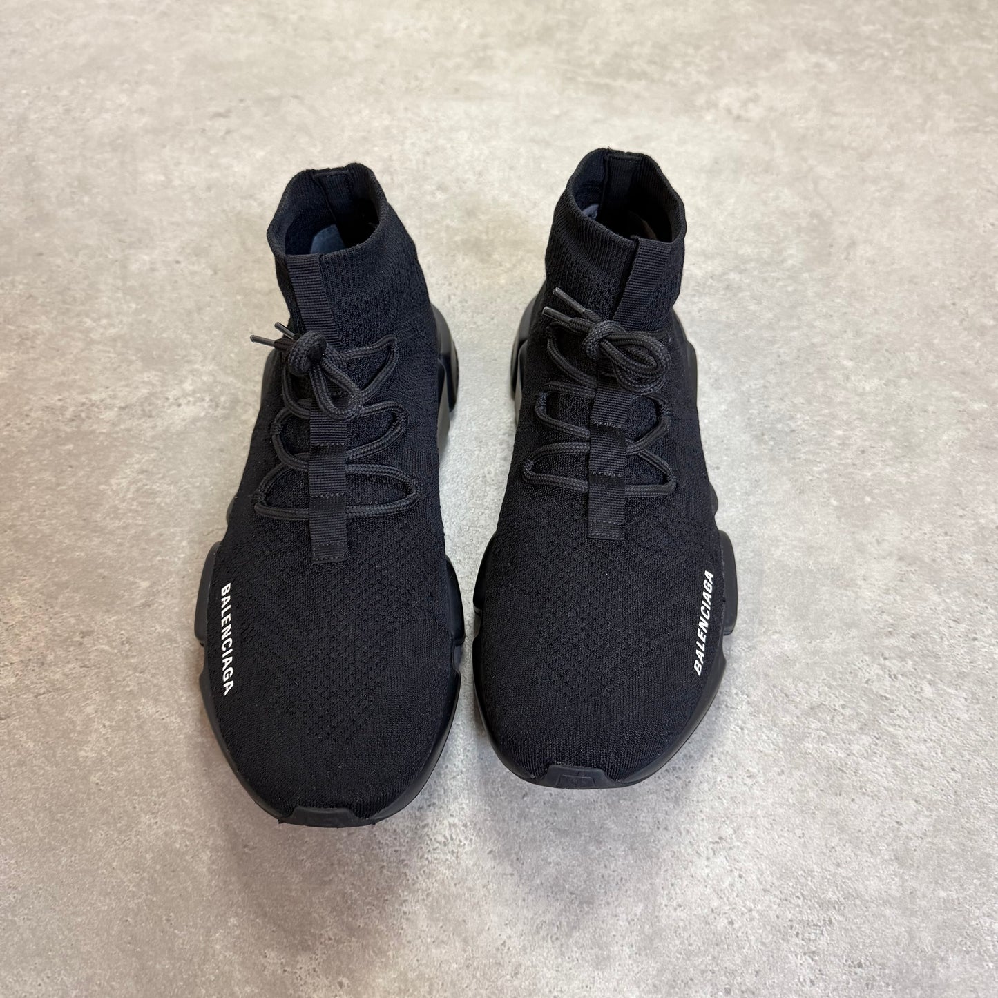 LACE UP SPEED TRAINER - SIZE UK 8 (Fit UK 9)