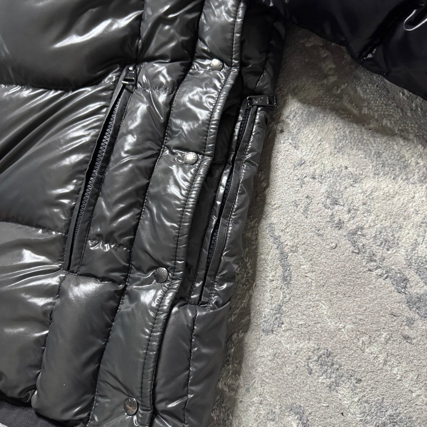 HARRY DOWN JACKET - SIZE 3 (Fits M)