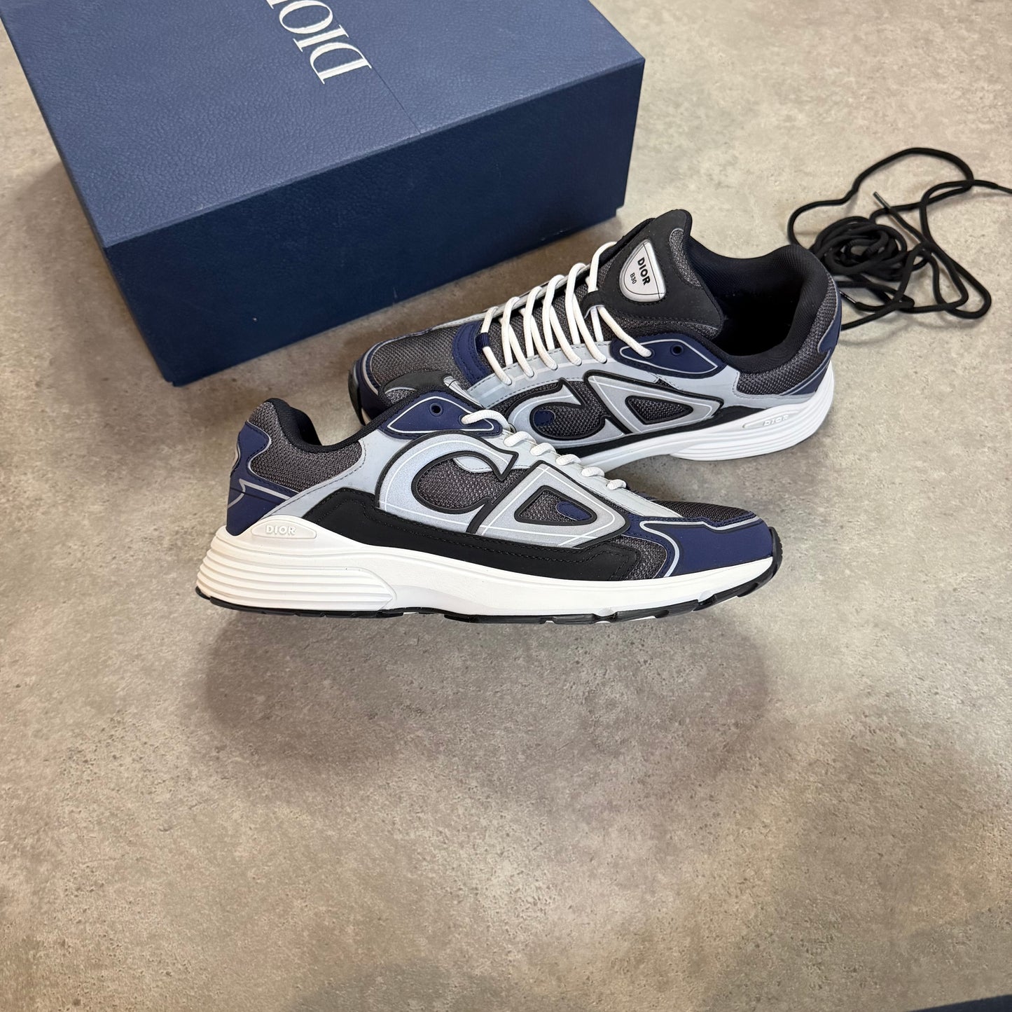 B30 TRAINER - SIZE UK 10