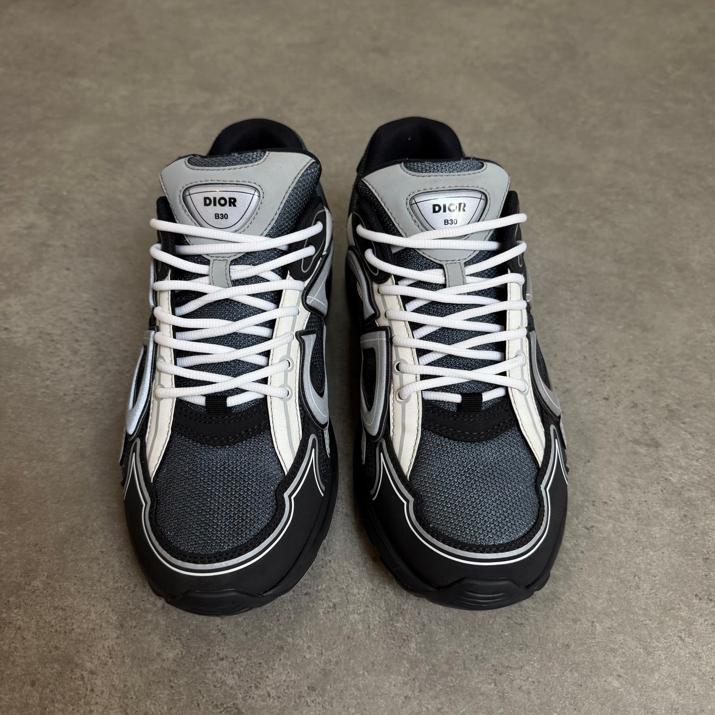 B30 TRAINER - SIZE UK 9.5