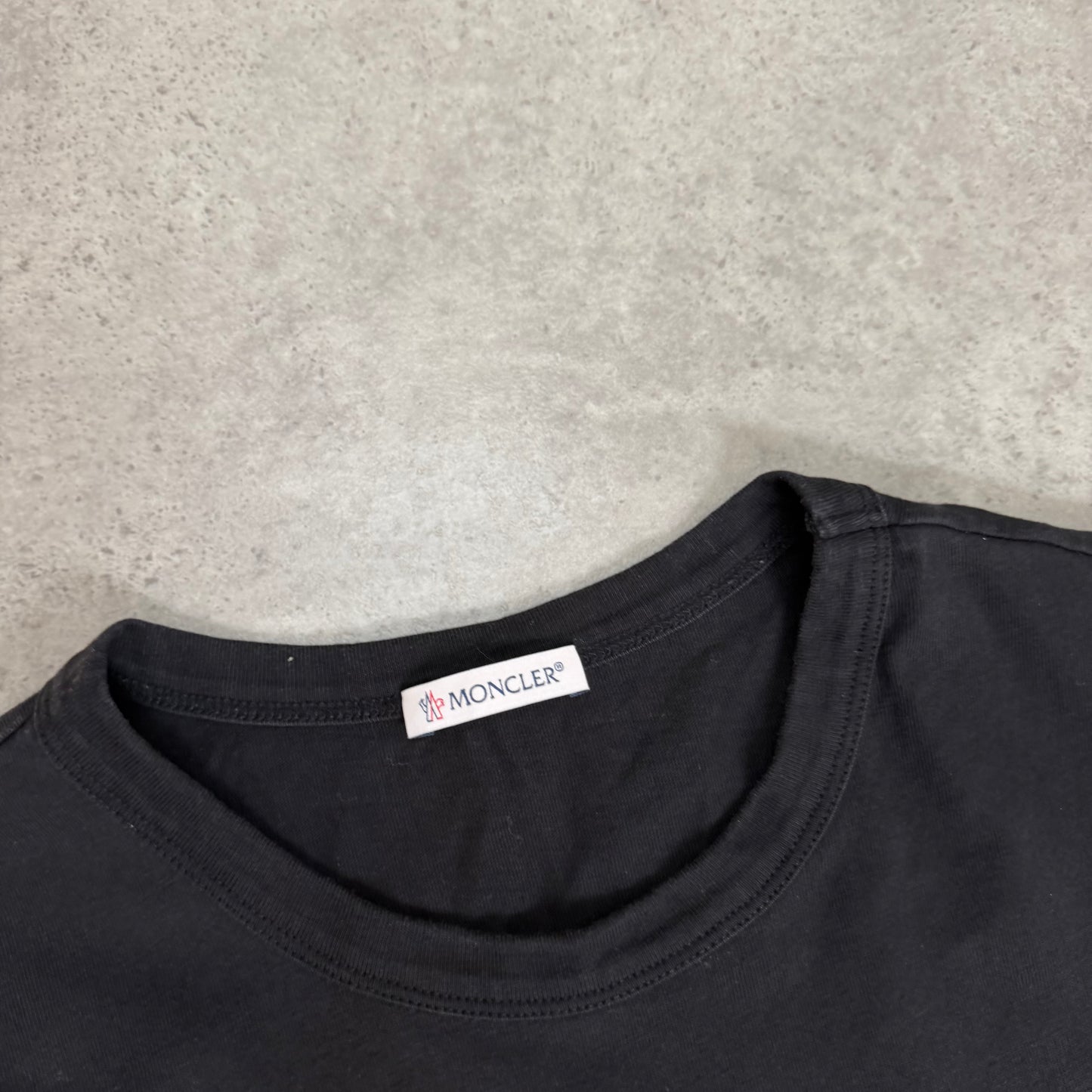 T-SHIRT - SIZE M (Fits Slim)