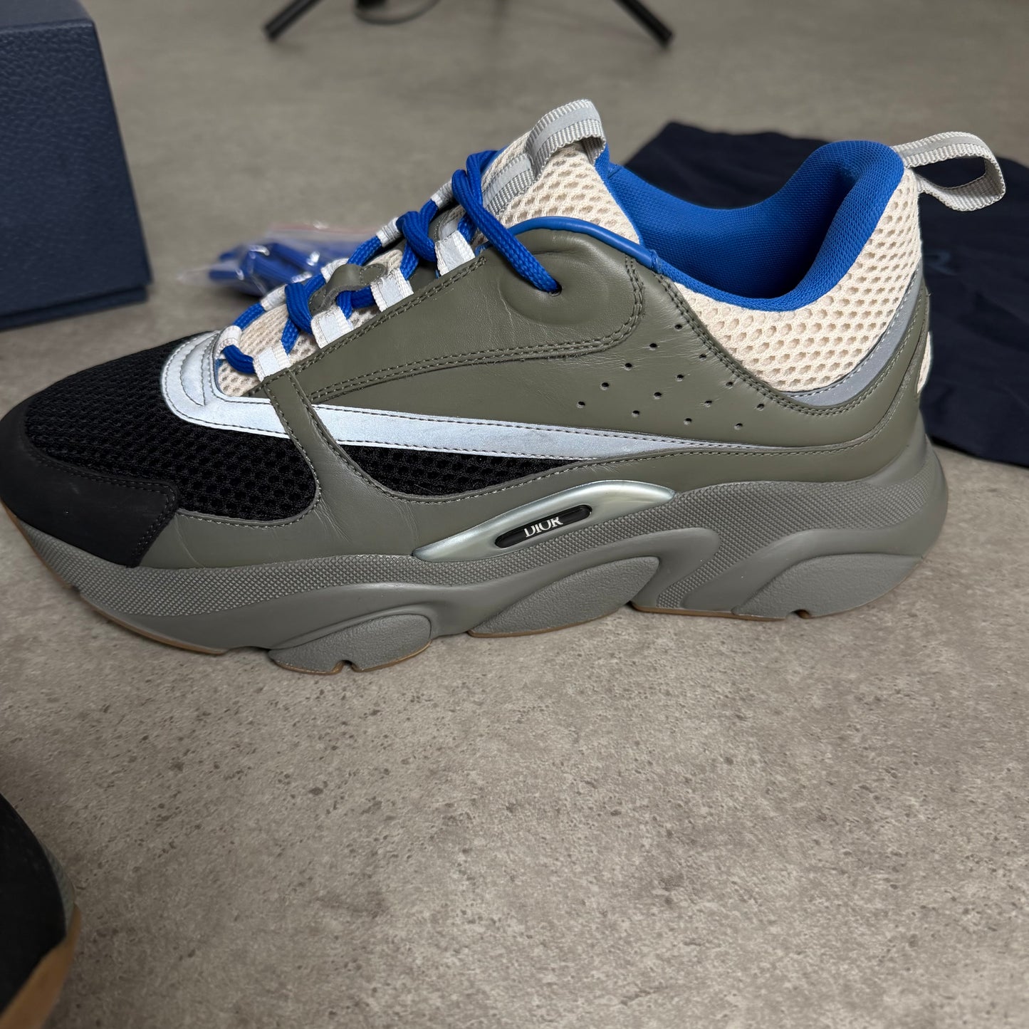 B22 TRAINER - SIZE UK 10