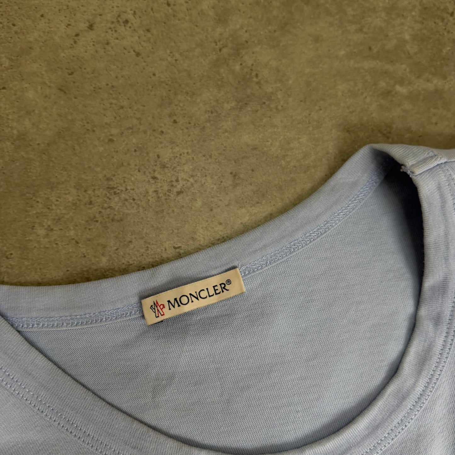 T-SHIRT - SIZE XL (Fits Slim)