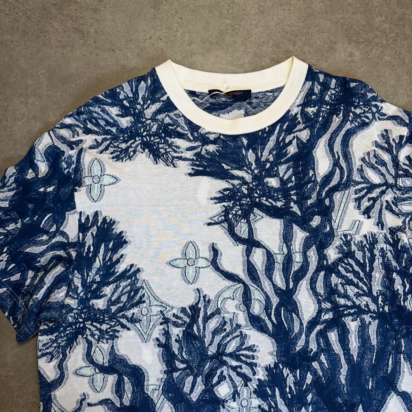 'FLORAL' T-SHIRT - SIZE XXL (Fits XL 23.5" PTP)