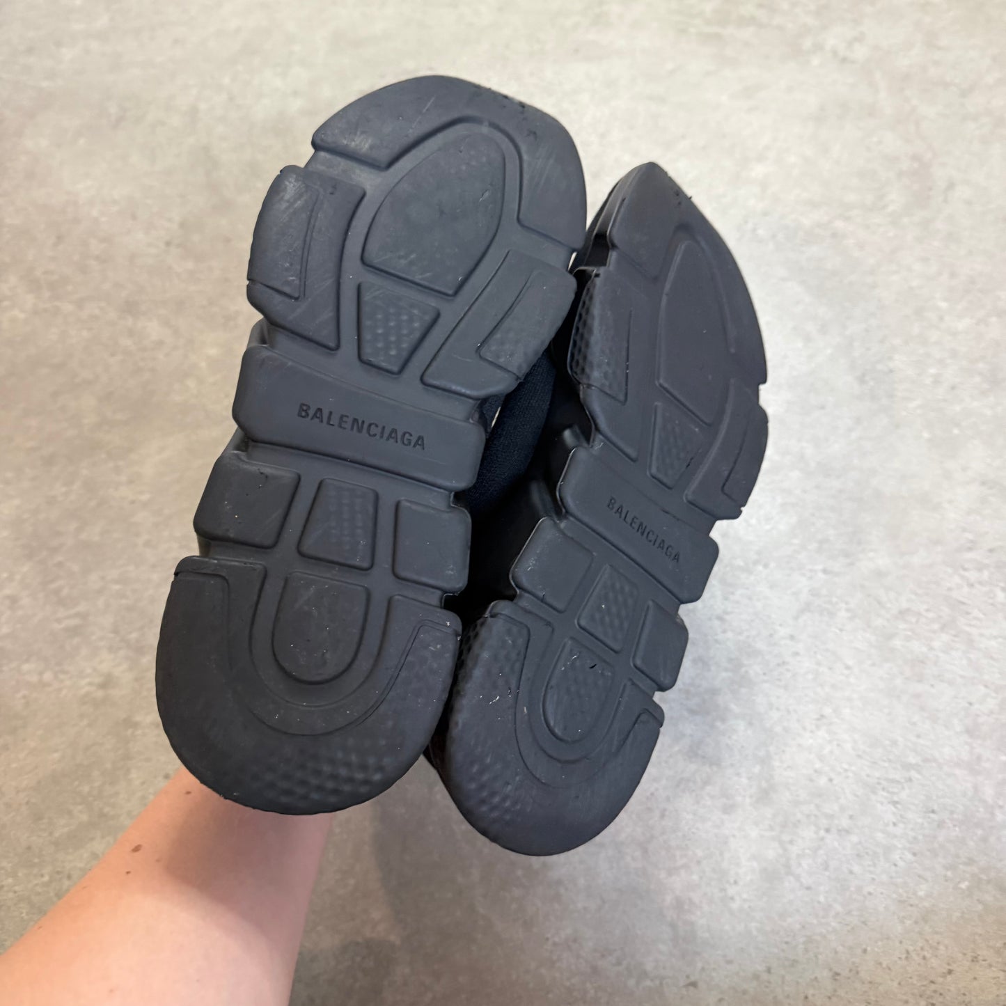 LACE UP SPEED TRAINER - SIZE UK 8 (Fit UK 9)