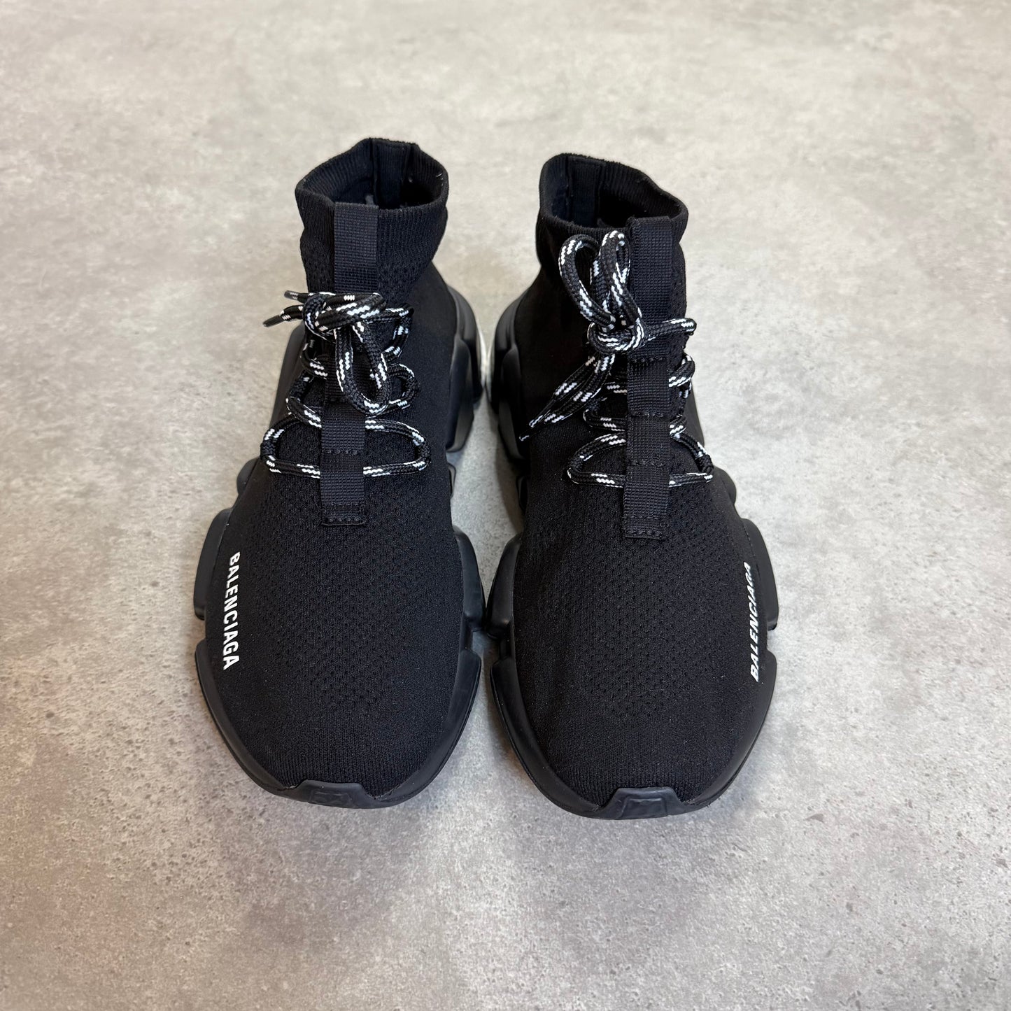 LACE UP SPEED TRAINER - SIZE UK 7 (Fit UK 8)