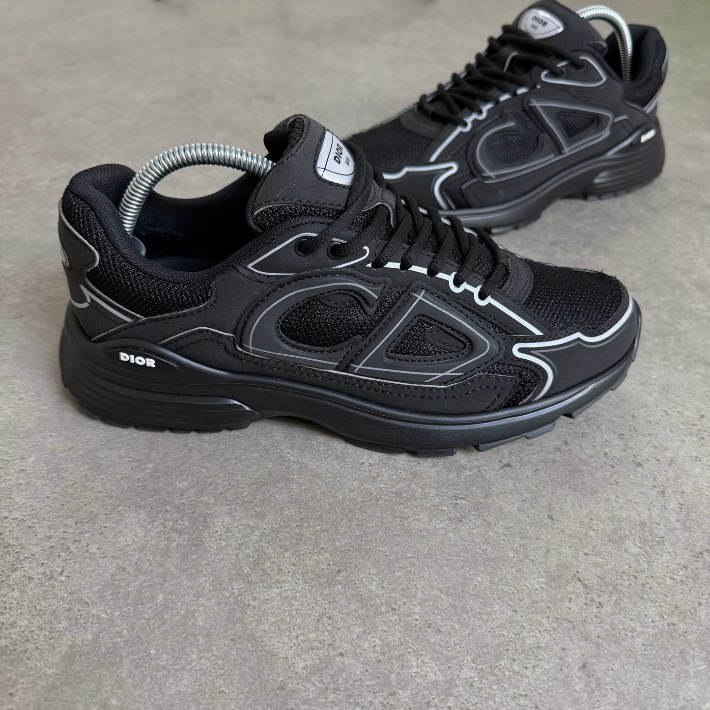B30 TRAINER - SIZE UK 6 (Fit UK 7)