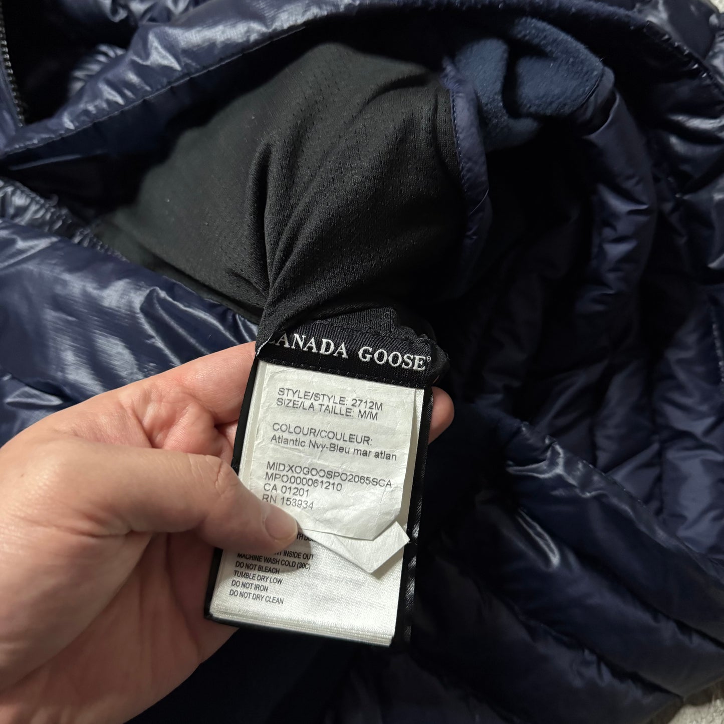 HYBRIDGE LITE HOODED DOWN JACKET - SIZE M (Fits S/M)