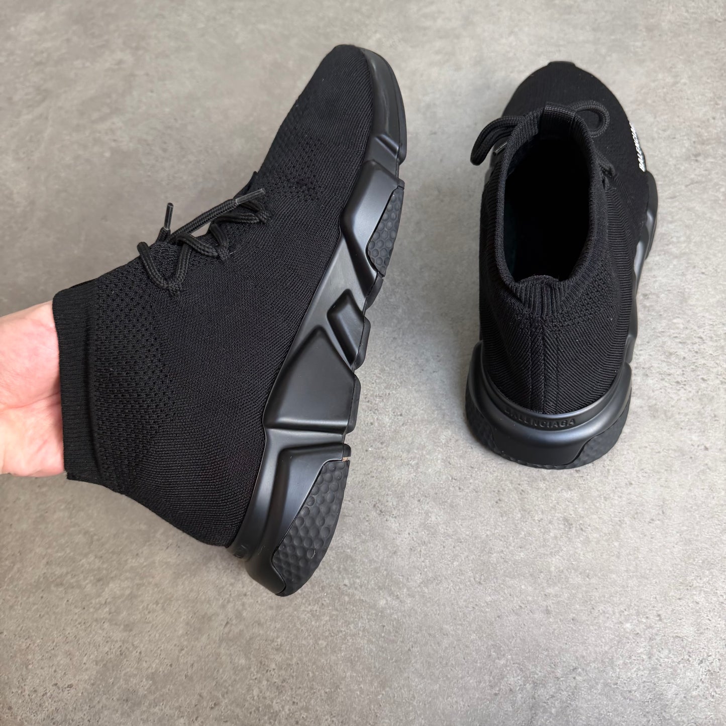 LACE UP SPEED TRAINER - SIZE UK 9 (Fit UK 10)