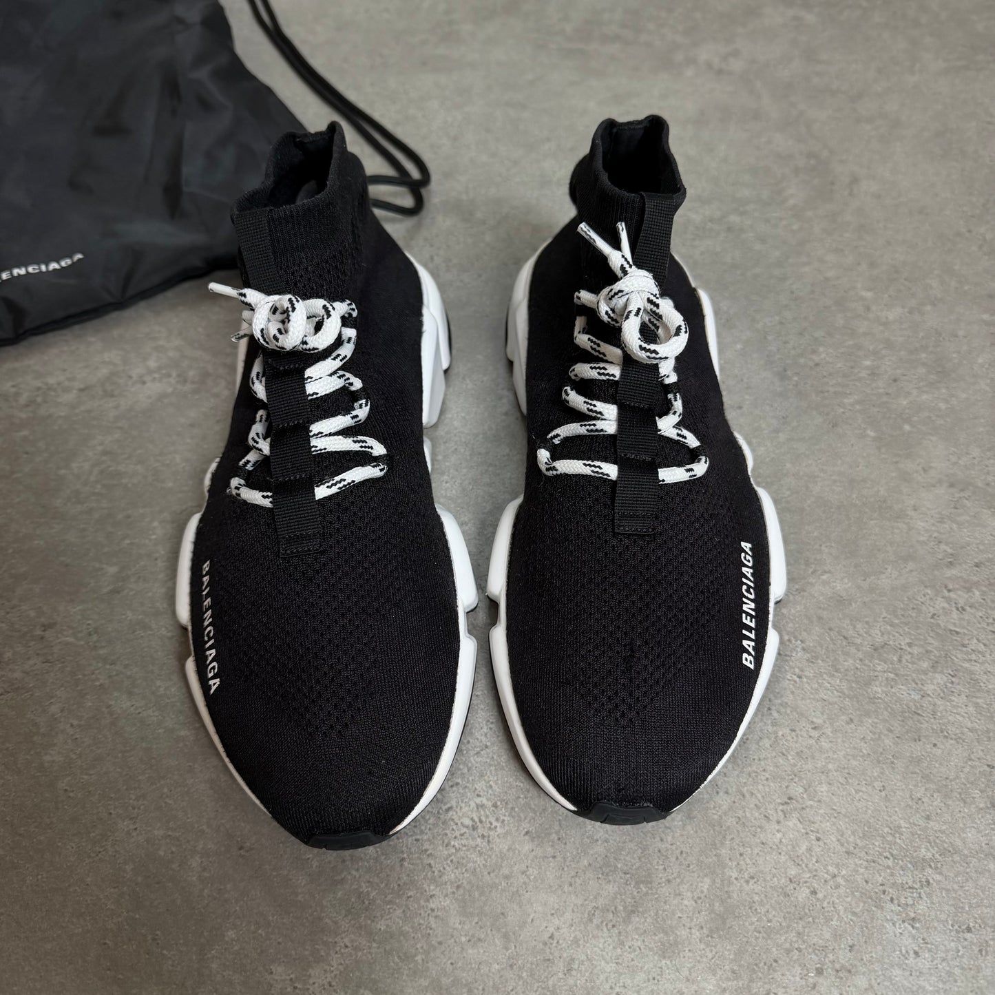 LACE UP SPEED TRAINER - SIZE UK 7 (Fit UK 8)