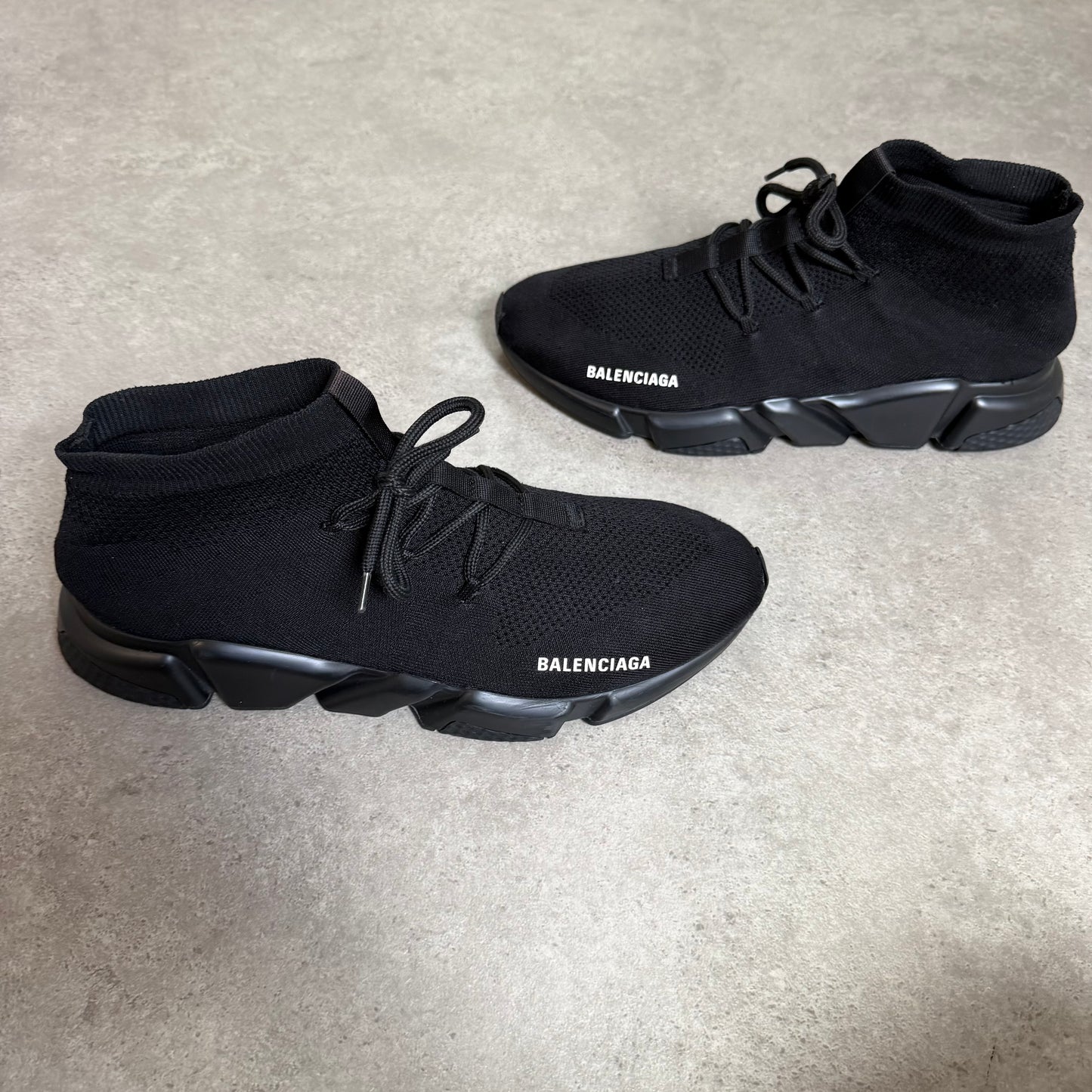LACE UP SPEED TRAINER - SIZE UK 11 (Fit UK 12)