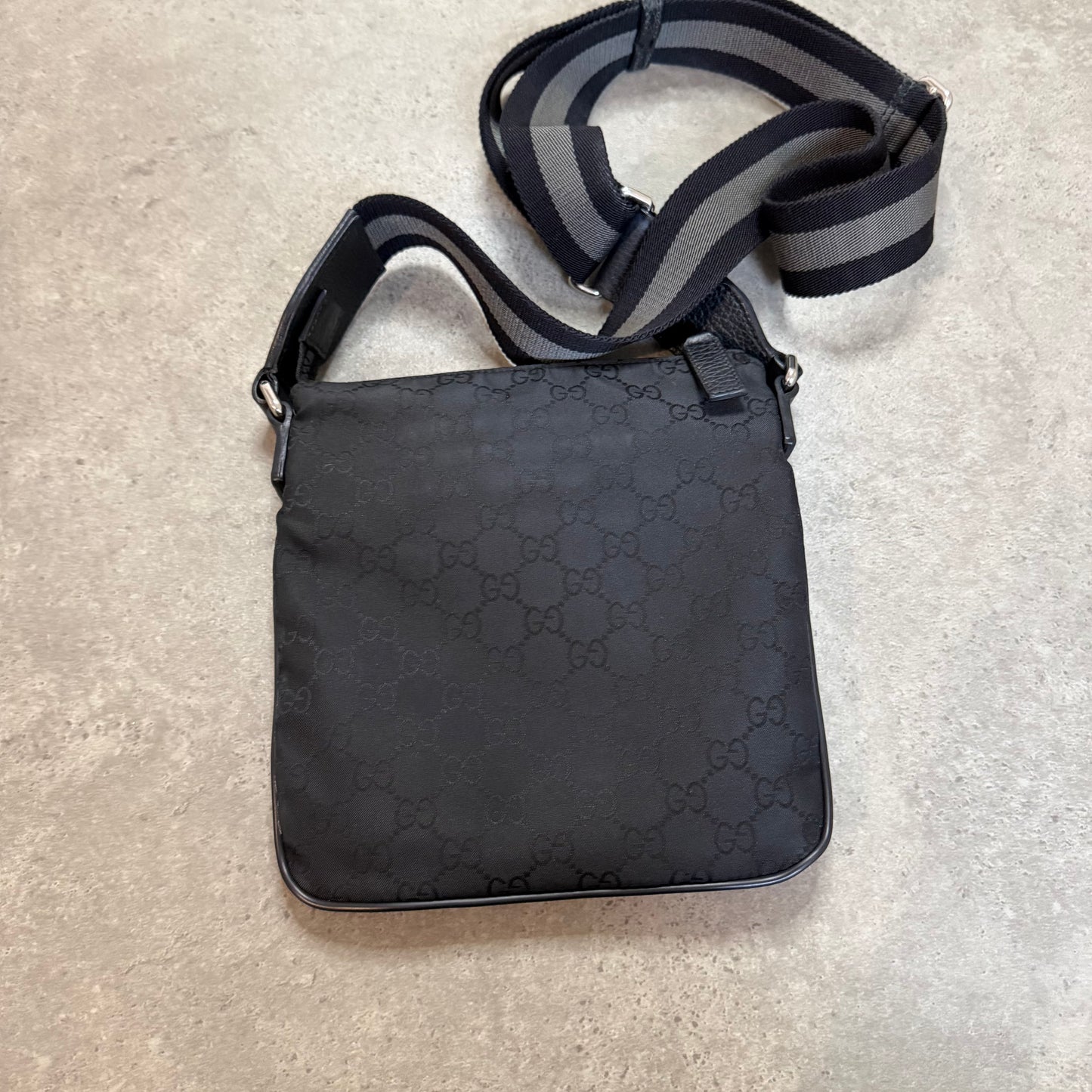 NYLON MESSENGER BAG - SMALL SIZE
