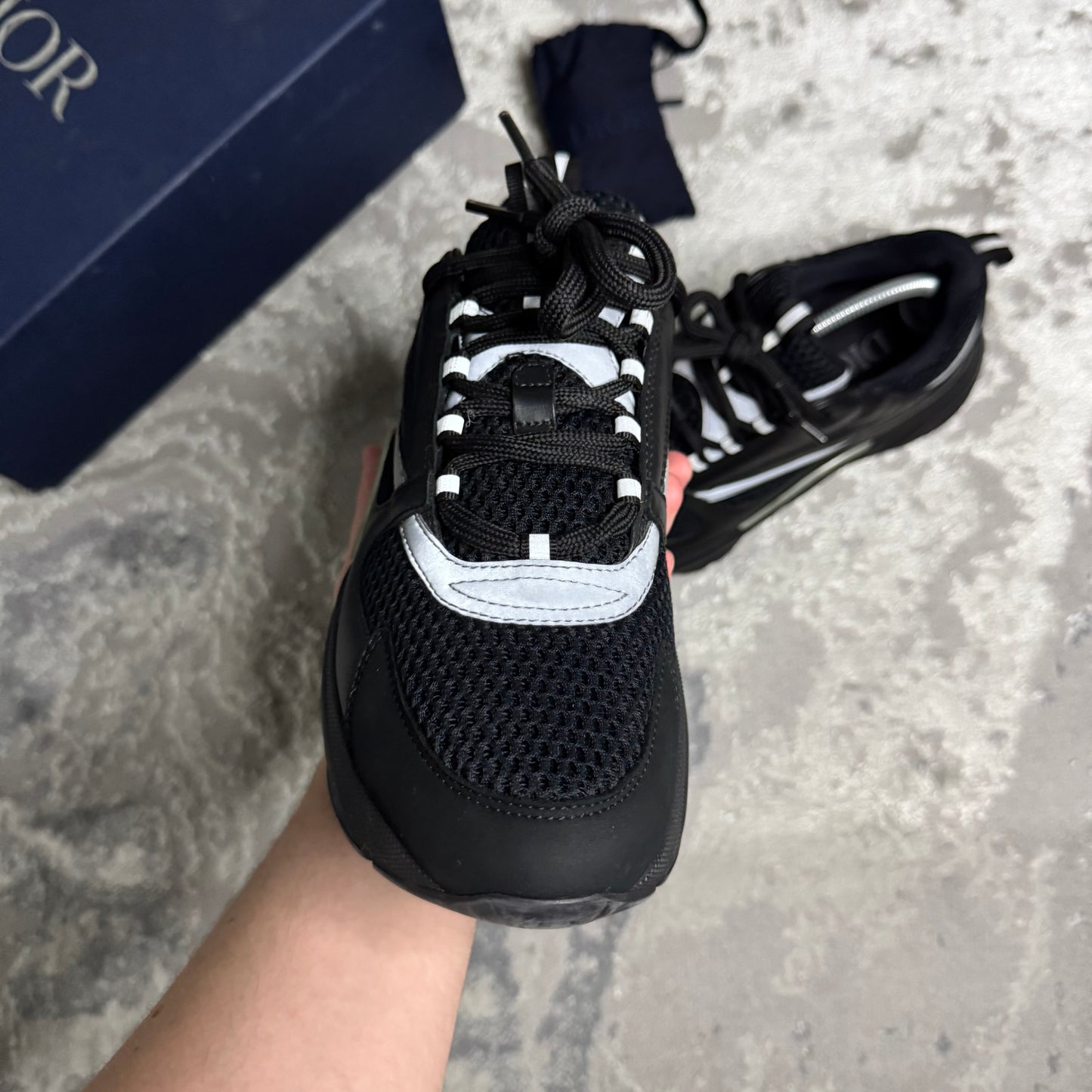 B22 TRAINER - SIZE UK 7