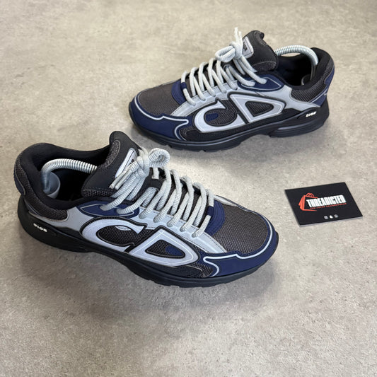 B30 TRAINER - SIZE UK 7