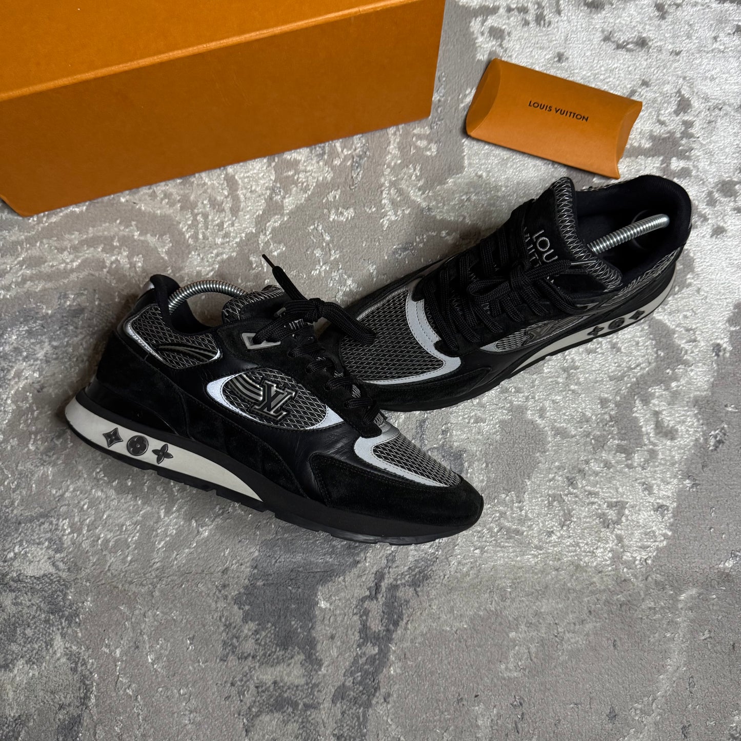 RUNAWAY TRAINER - SIZE LV 7 (Fit UK 8)