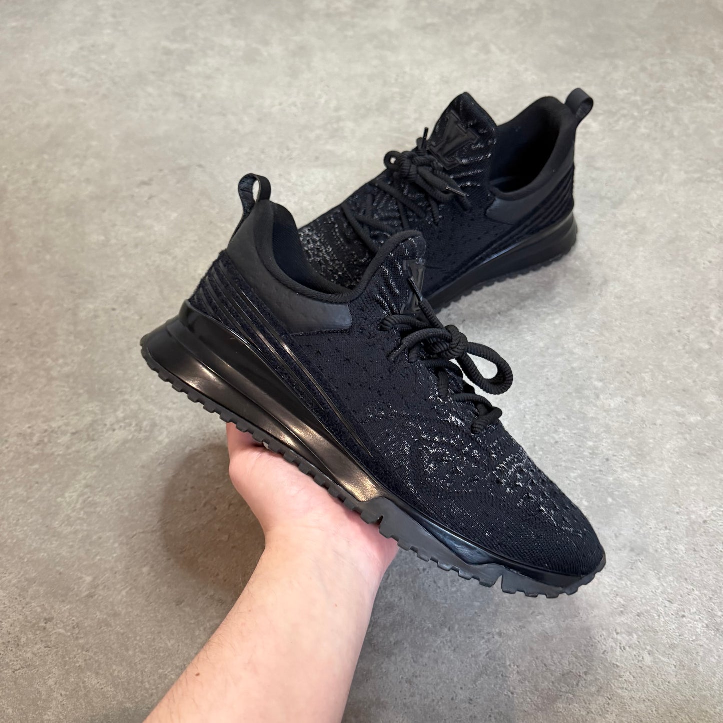 VNR TRAINER - SIZE LV 7.5 (Fit UK 8/8.5)