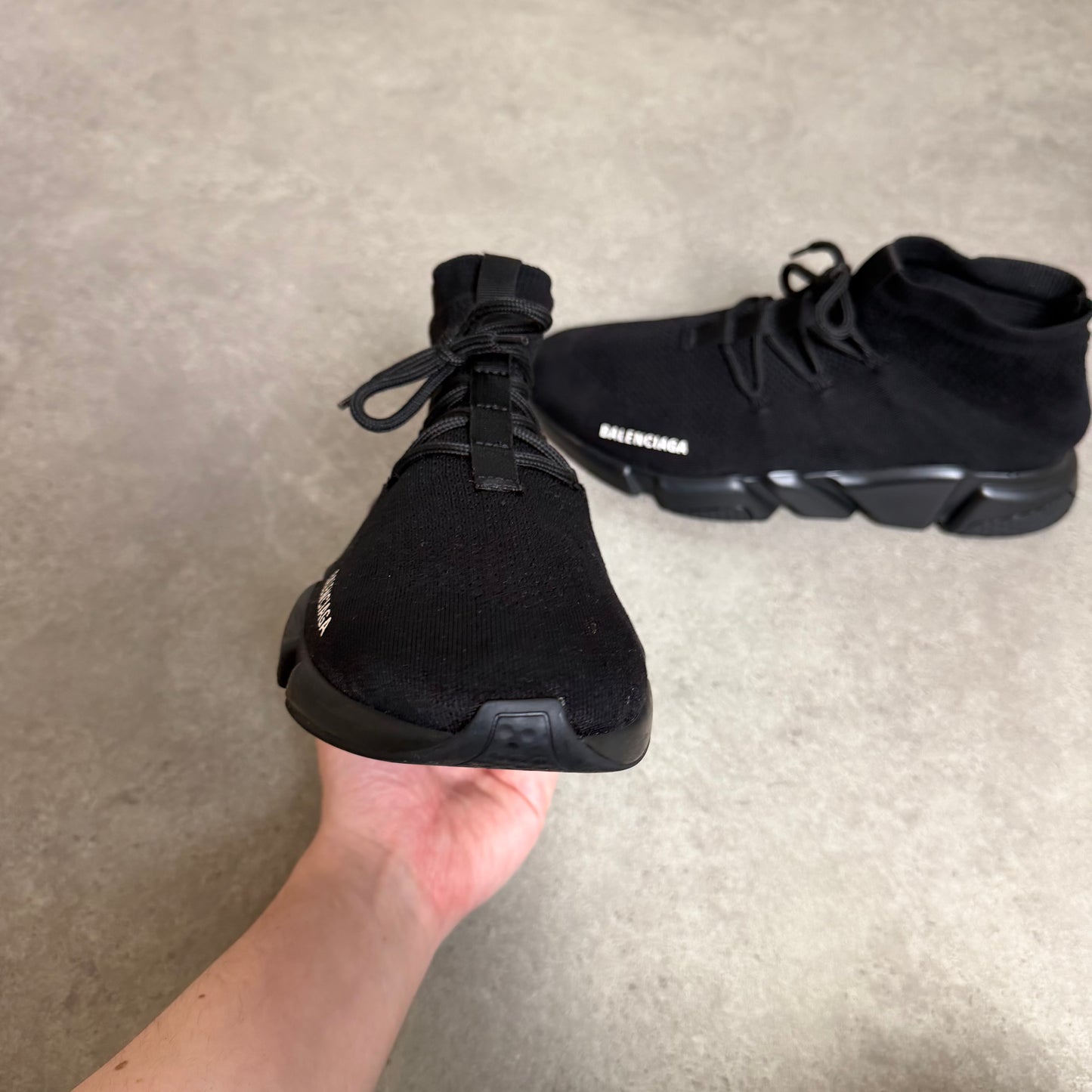 LACE UP SPEED TRAINER - SIZE UK 11 (Fit UK 12)