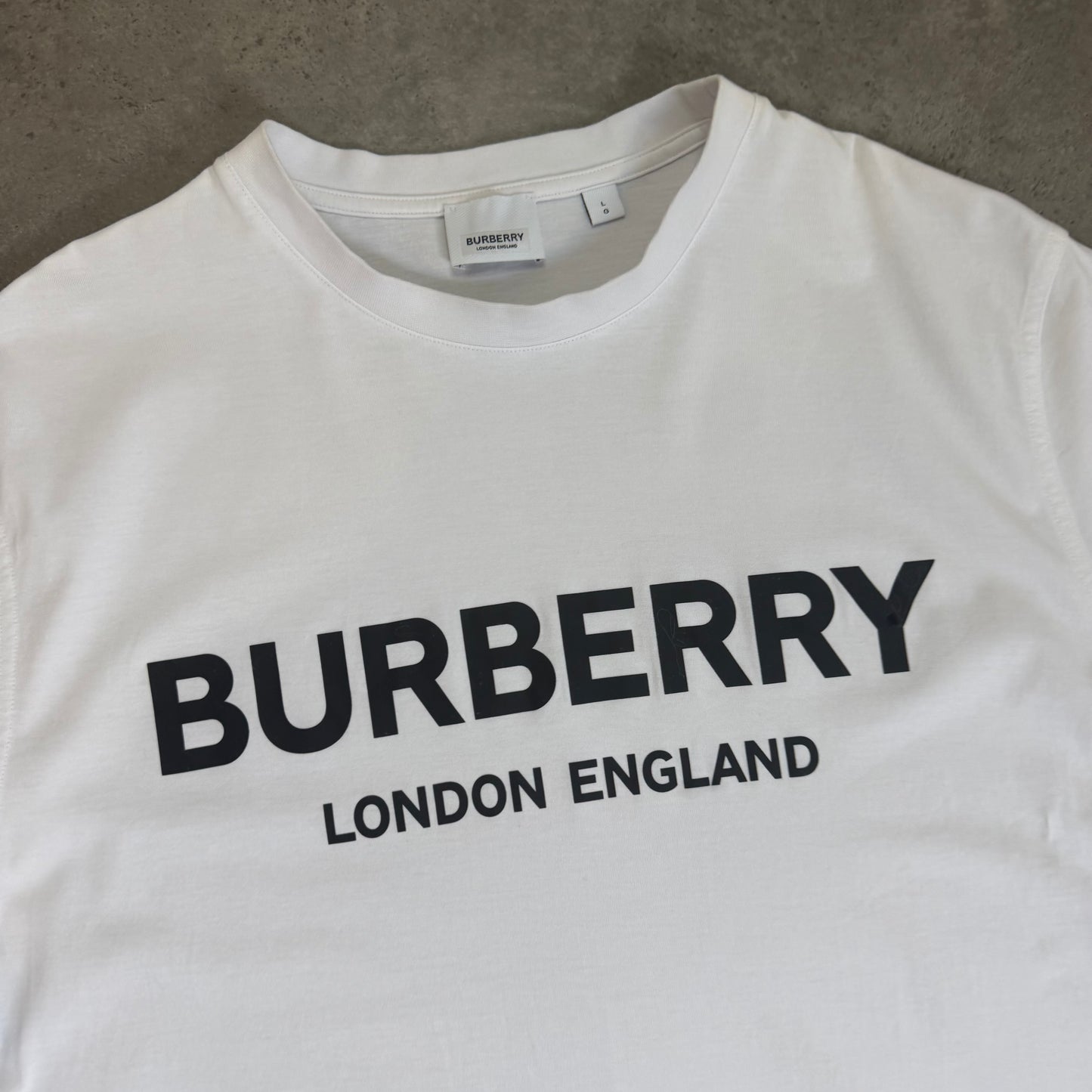 T-SHIRT - SIZE L (Fits L/XL - 23.5" PTP)