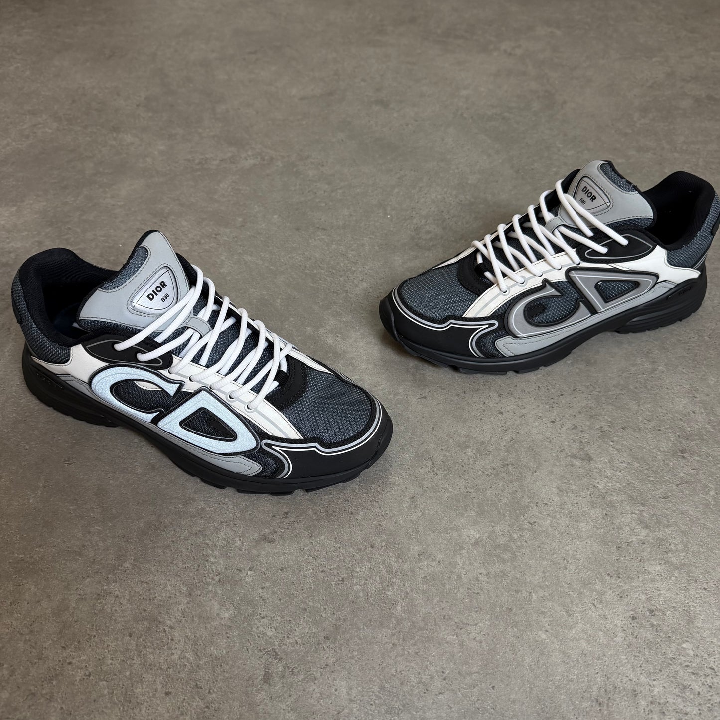 B30 TRAINER - SIZE UK 9.5