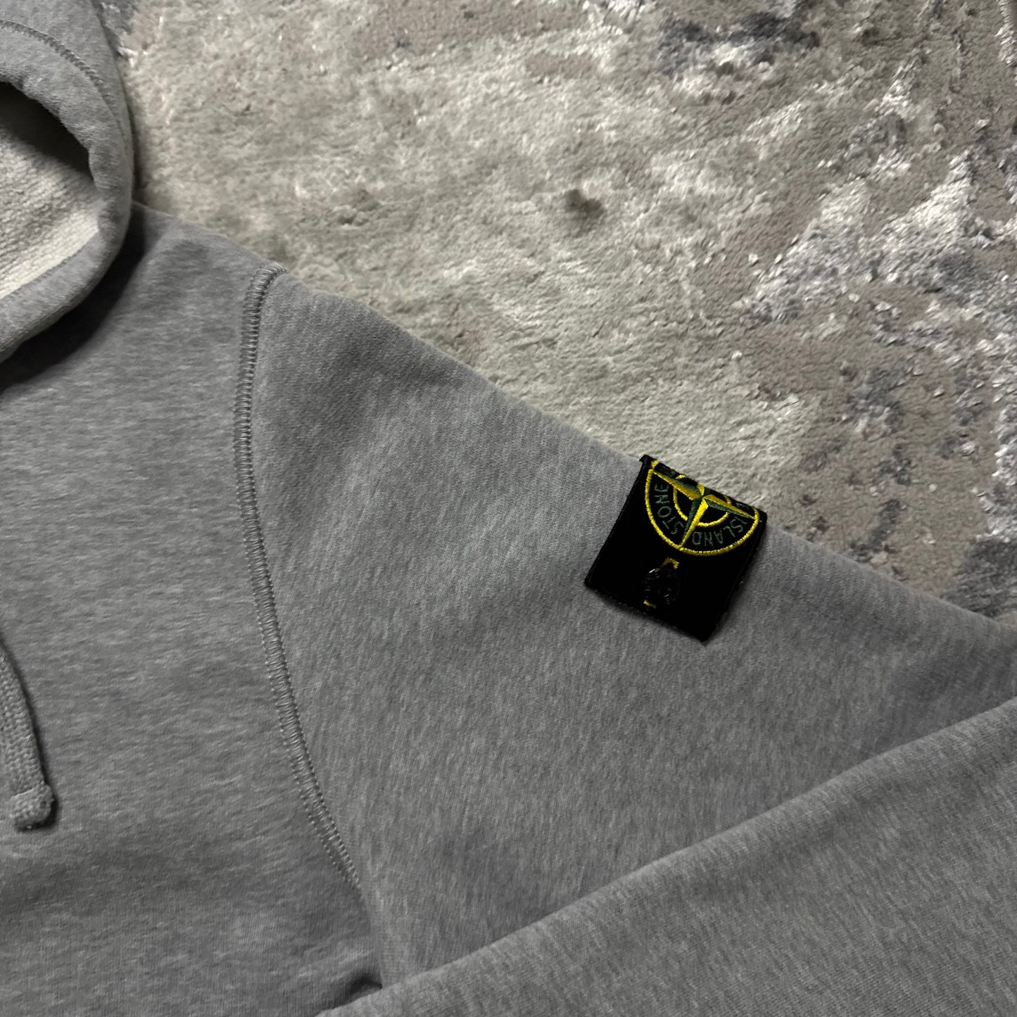 ZIP UP HOODIE - SIZE L (Fits M/L)