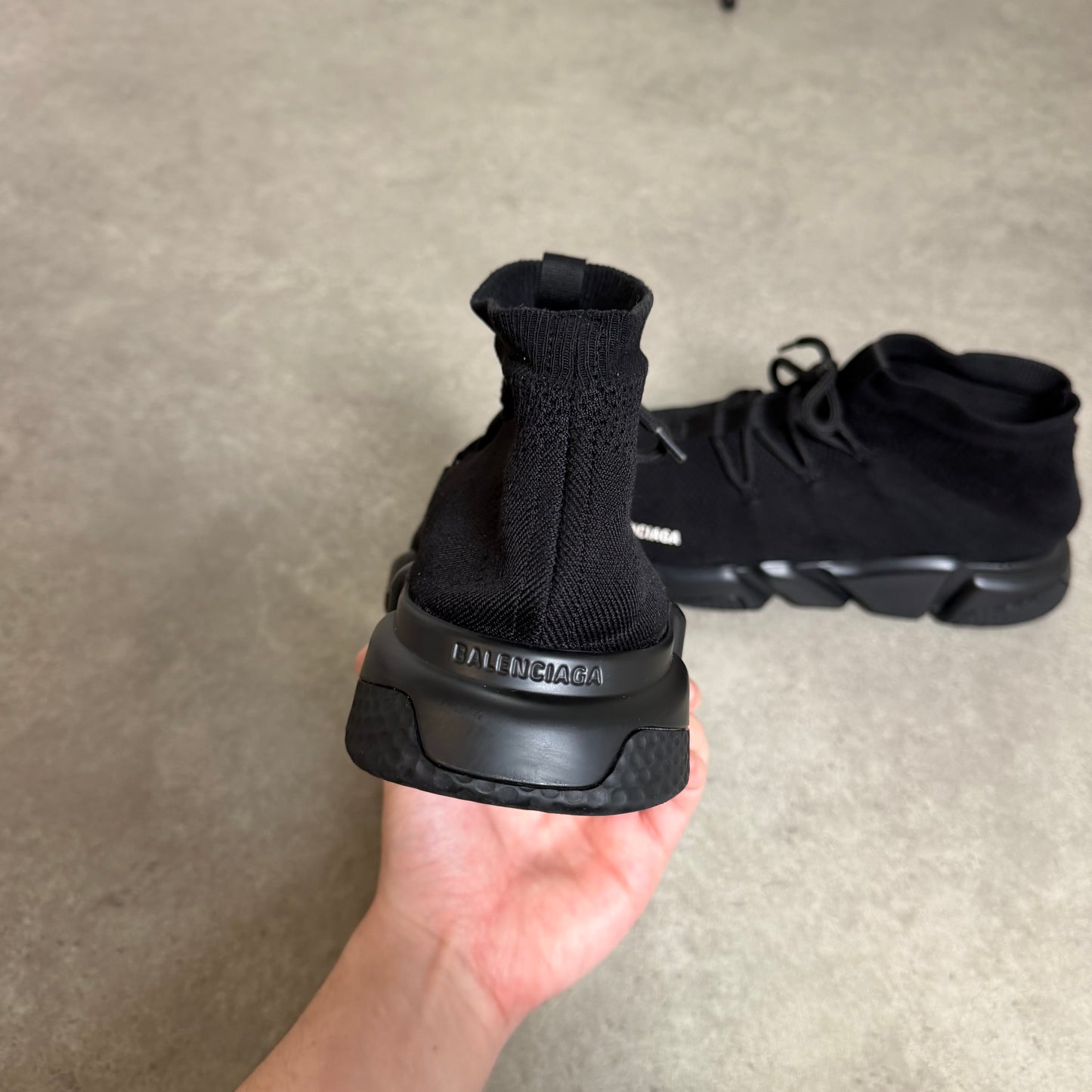 LACE UP SPEED TRAINER - SIZE UK 11 (Fit UK 12)