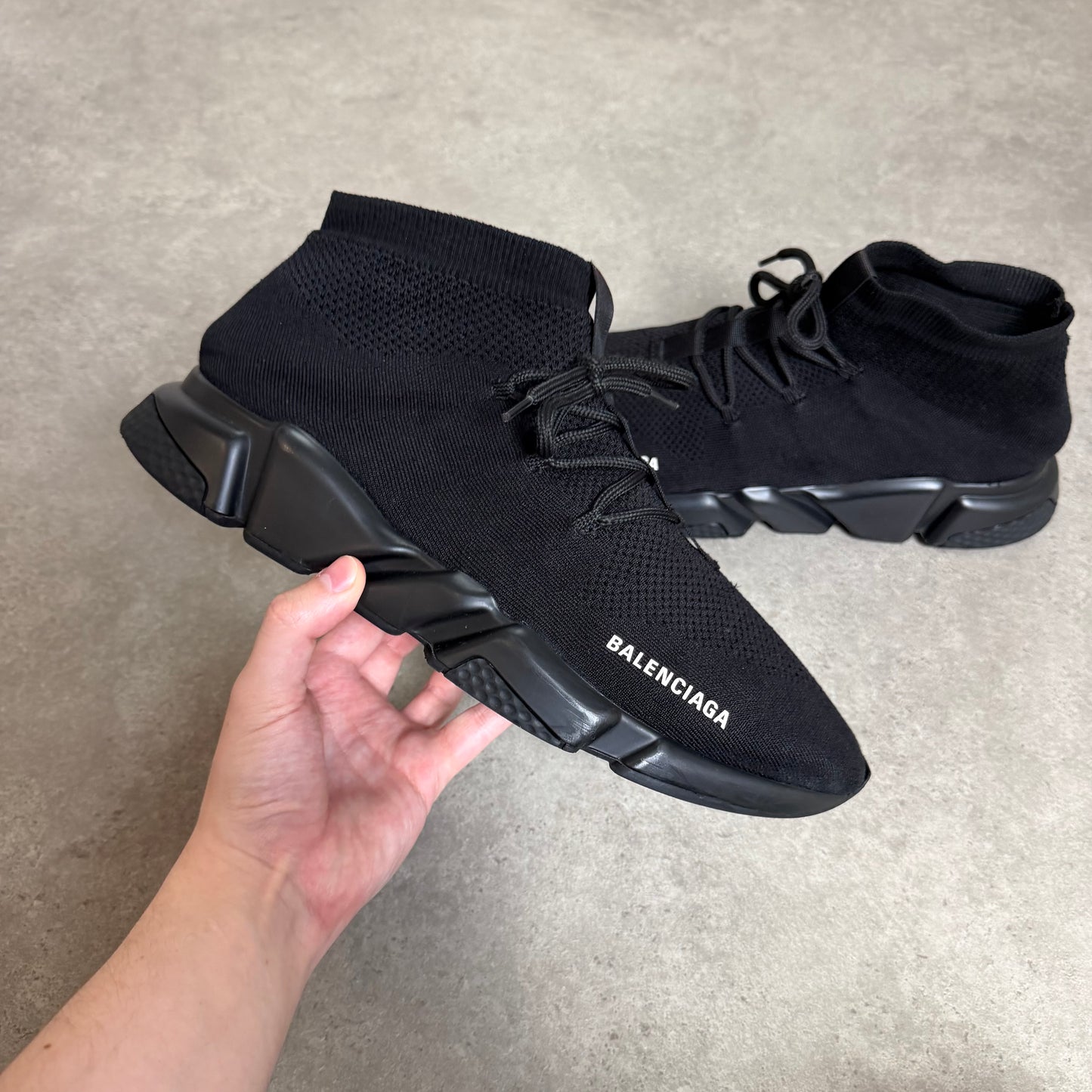 LACE UP SPEED TRAINER - SIZE UK 11 (Fit UK 12)