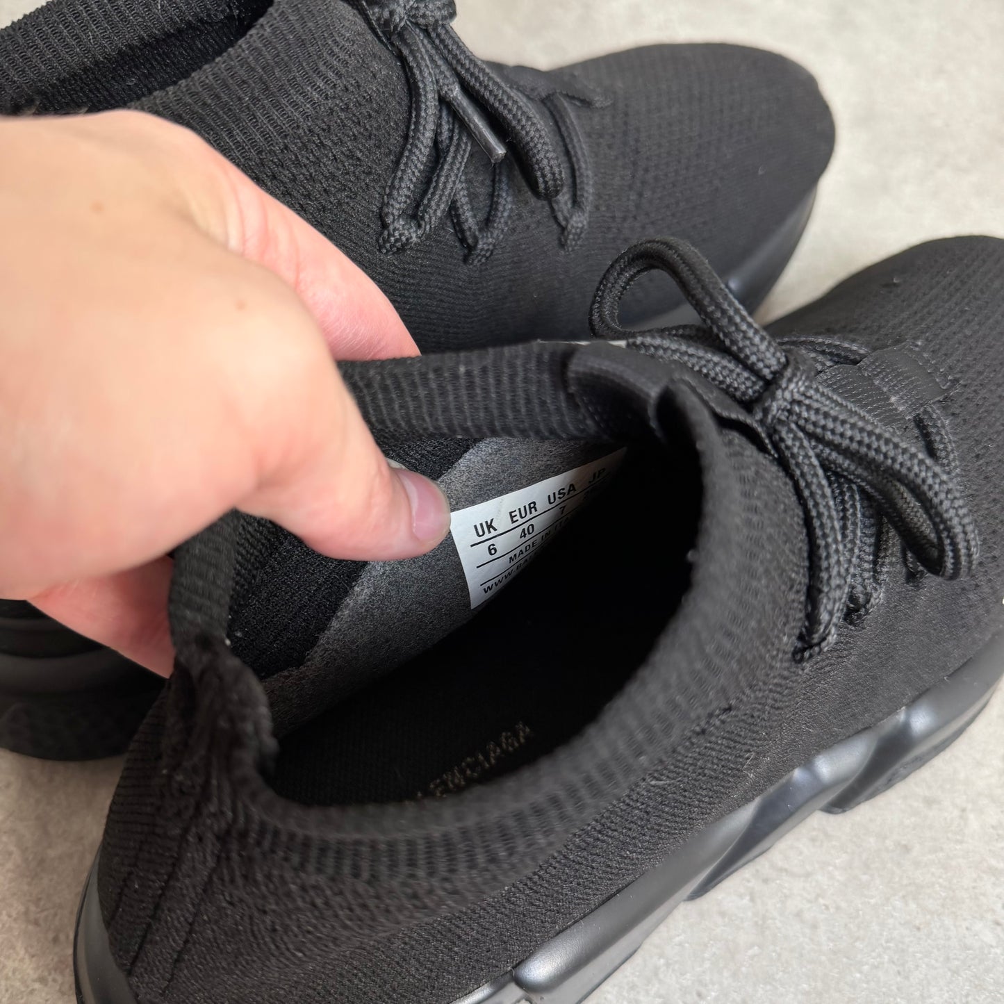 LACE UP SPEED TRAINER - SIZE UK 6 (Fit UK 7)