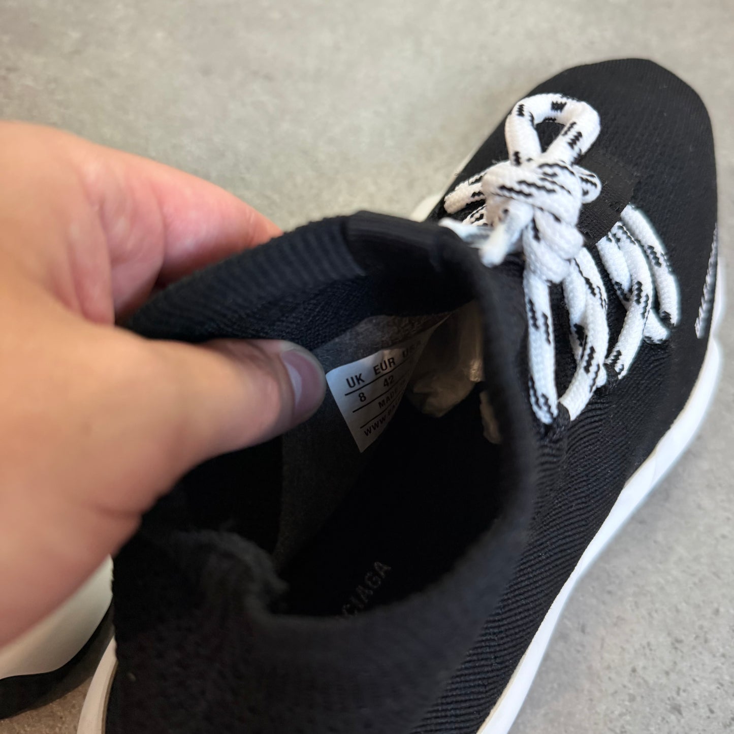 LACE UP SPEED TRAINER - SIZE UK 8 (Fit UK 9)
