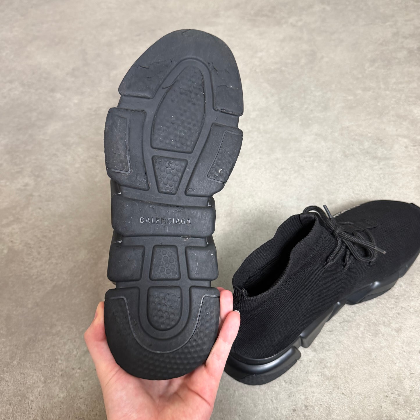 LACE UP SPEED TRAINER - SIZE UK 11 (Fit UK 12)