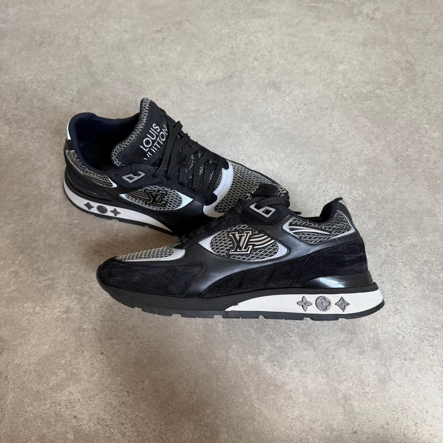 RUNAWAY TRAINER - SIZE LV 6 (Fit UK 7)