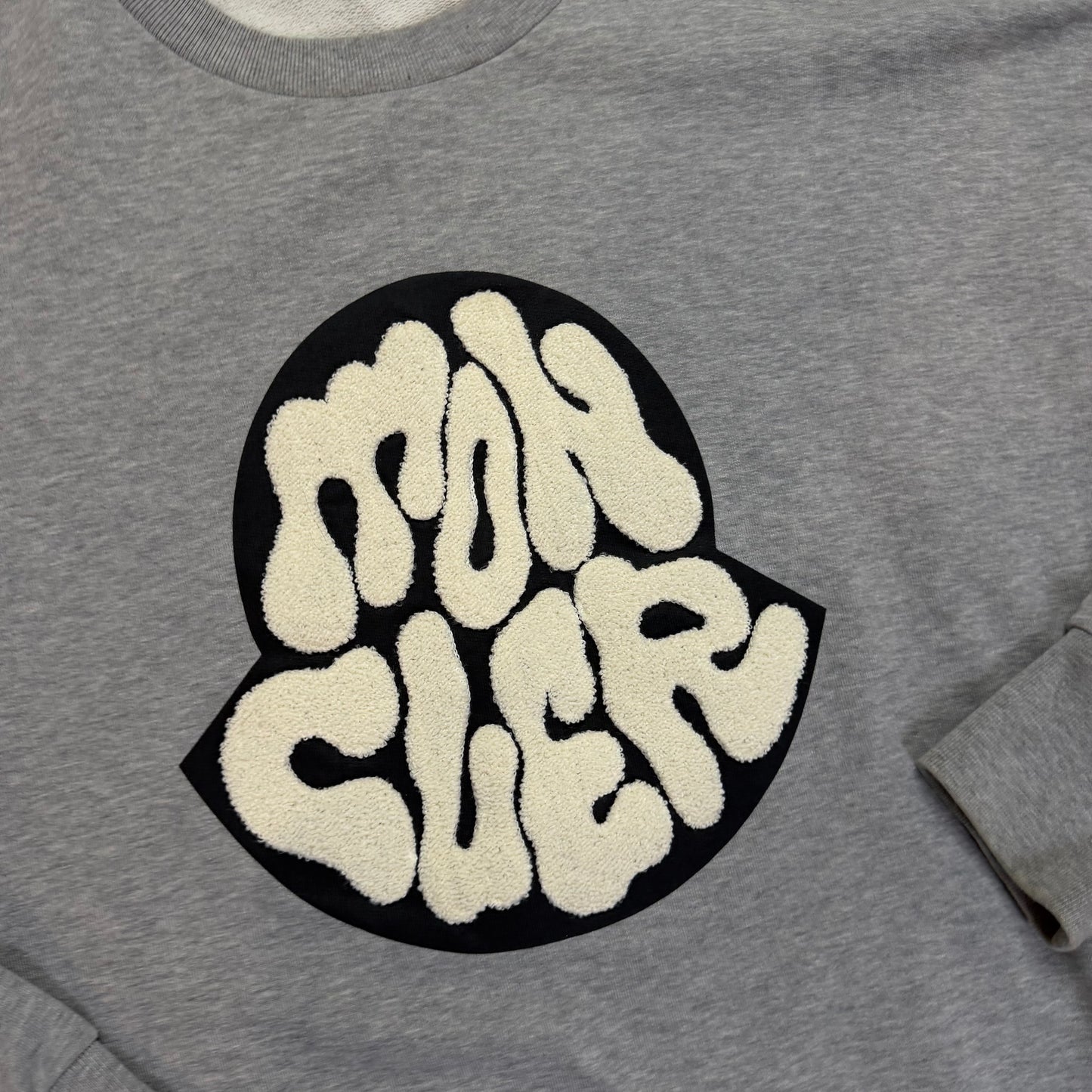 SWEATSHIRT - SIZE XL (Fits L)